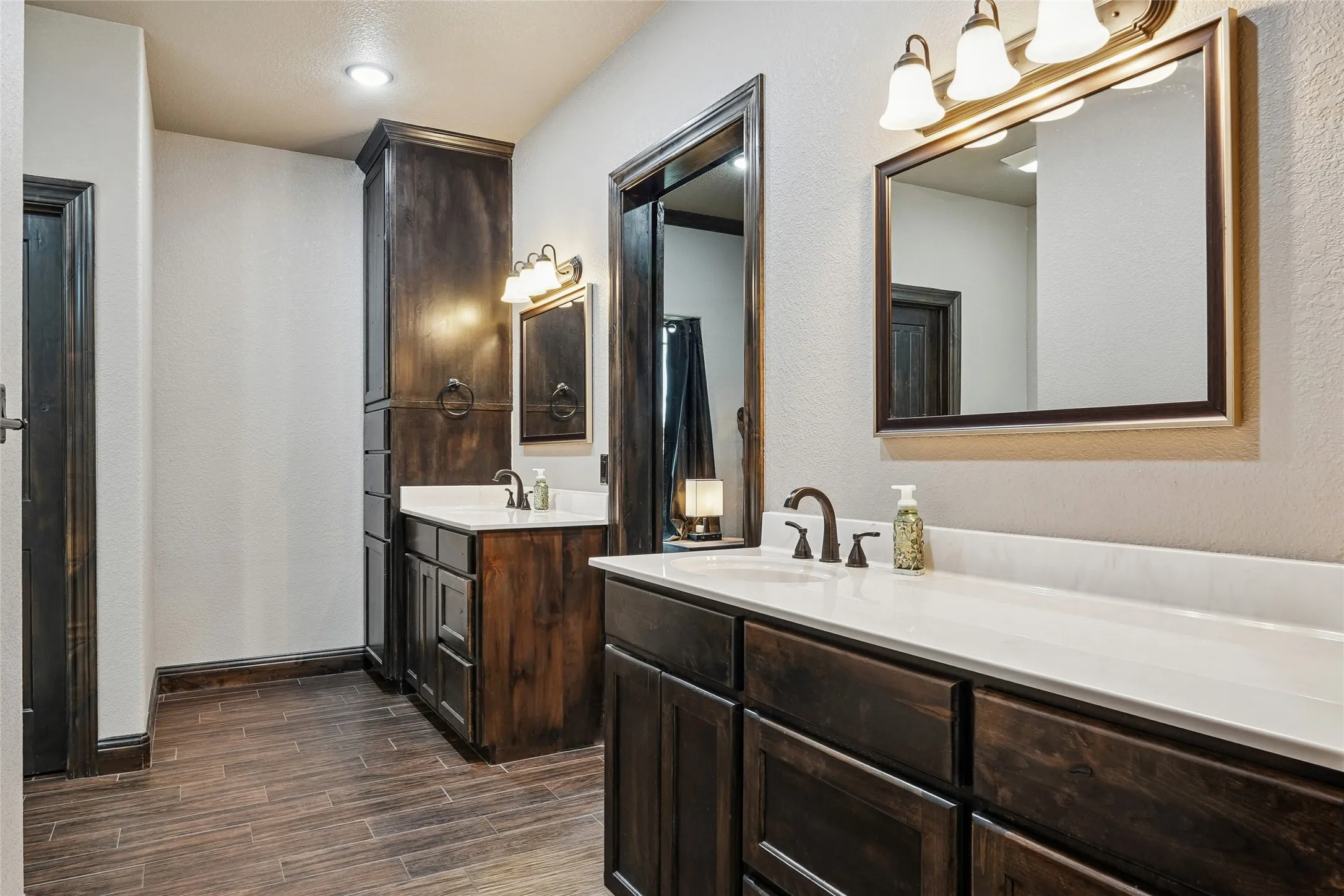 Single Family Residence For Sale in Cooke County , 820 Fleitman Drive, Muenster, Texas 76252, 3 Bedroom, 3 Bathroom, 2 Garage spaces, 2,472 Sqft, built in 2021, mls#21374127, Real Estate Agent in Muenster, Homes For Sale in Cooke county, Homes For Sale in Muenster, Realtor in Muenster Texas, Real Estate Brokerage Independent Realty Texas, Luminita Cordes Realtor