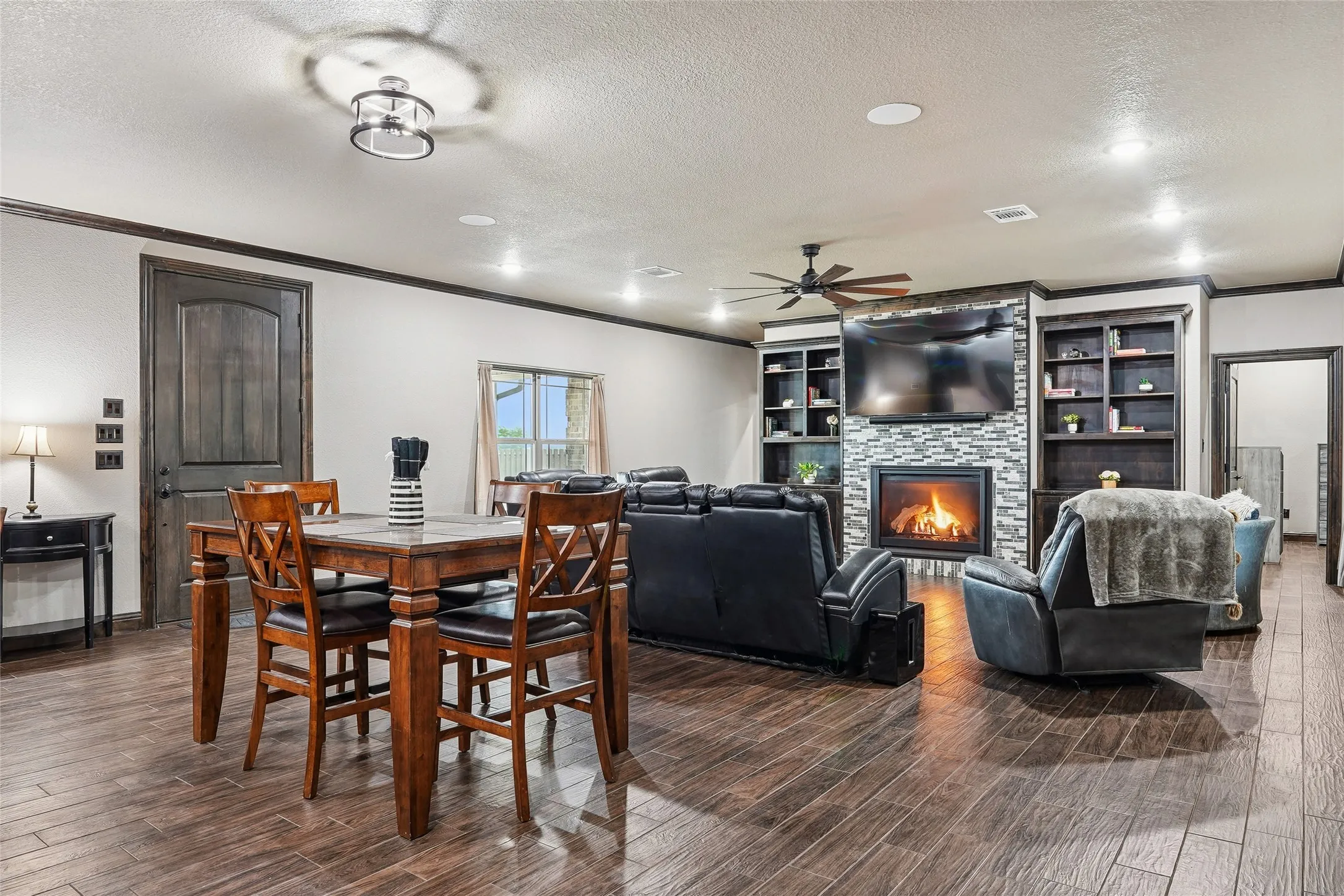 Single Family Residence For Sale in Cooke County , 820 Fleitman Drive, Muenster, Texas 76252, 3 Bedroom, 3 Bathroom, 2 Garage spaces, 2,472 Sqft, built in 2021, mls#21374127, Real Estate Agent in Muenster, Homes For Sale in Cooke county, Homes For Sale in Muenster, Realtor in Muenster Texas, Real Estate Brokerage Independent Realty Texas, Luminita Cordes Realtor