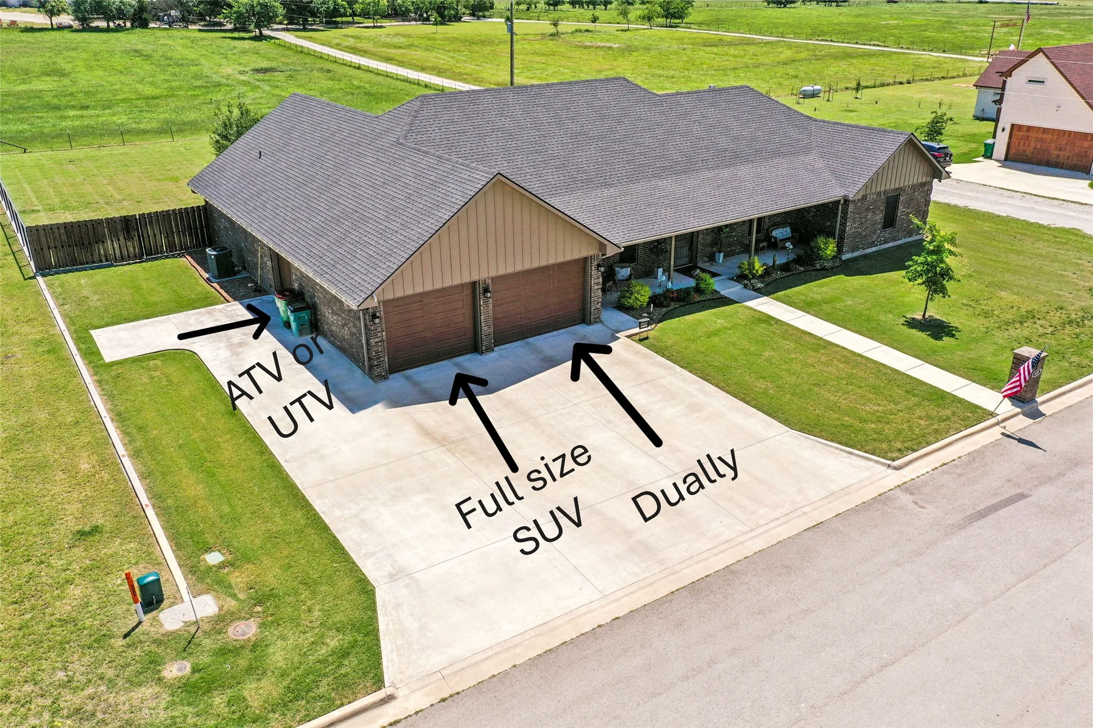 Single Family Residence For Sale in Cooke County , 820 Fleitman Drive, Muenster, Texas 76252, 3 Bedroom, 3 Bathroom, 2 Garage spaces, 2,472 Sqft, built in 2021, mls#21374127, Real Estate Agent in Muenster, Homes For Sale in Cooke county, Homes For Sale in Muenster, Realtor in Muenster Texas, Real Estate Brokerage Independent Realty Texas, Luminita Cordes Realtor