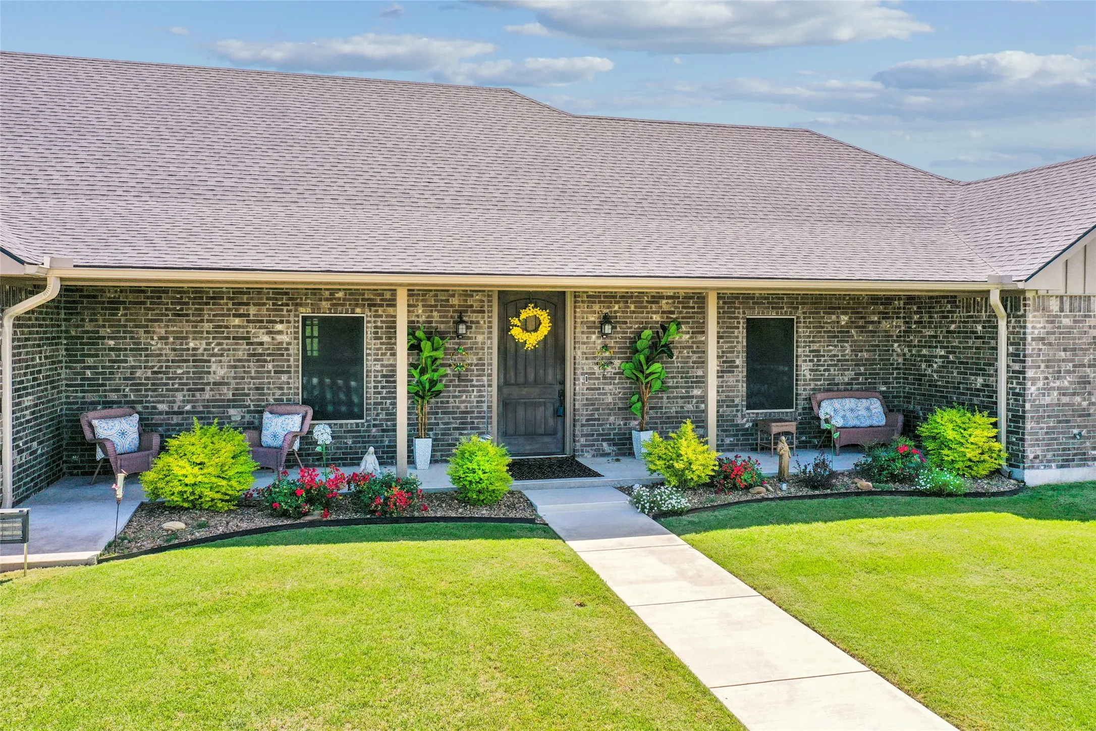 Single Family Residence For Sale in Cooke County , 820 Fleitman Drive, Muenster, Texas 76252, 3 Bedroom, 3 Bathroom, 2 Garage spaces, 2,472 Sqft, built in 2021, mls#21374127, Real Estate Agent in Muenster, Homes For Sale in Cooke county, Homes For Sale in Muenster, Realtor in Muenster Texas, Real Estate Brokerage Independent Realty Texas, Luminita Cordes Realtor
