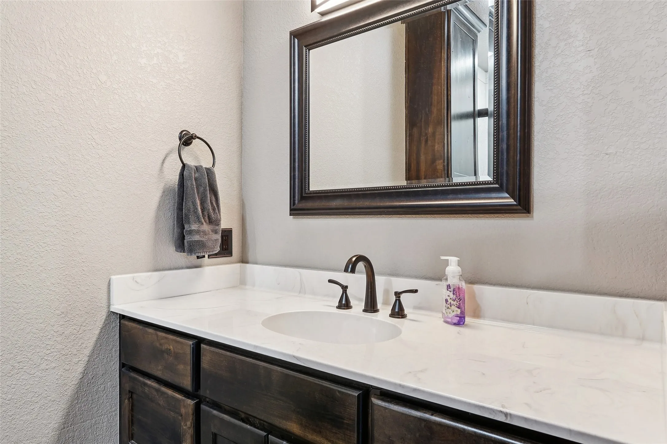 Single Family Residence For Sale in Cooke County , 820 Fleitman Drive, Muenster, Texas 76252, 3 Bedroom, 3 Bathroom, 2 Garage spaces, 2,472 Sqft, built in 2021, mls#21374127, Real Estate Agent in Muenster, Homes For Sale in Cooke county, Homes For Sale in Muenster, Realtor in Muenster Texas, Real Estate Brokerage Independent Realty Texas, Luminita Cordes Realtor