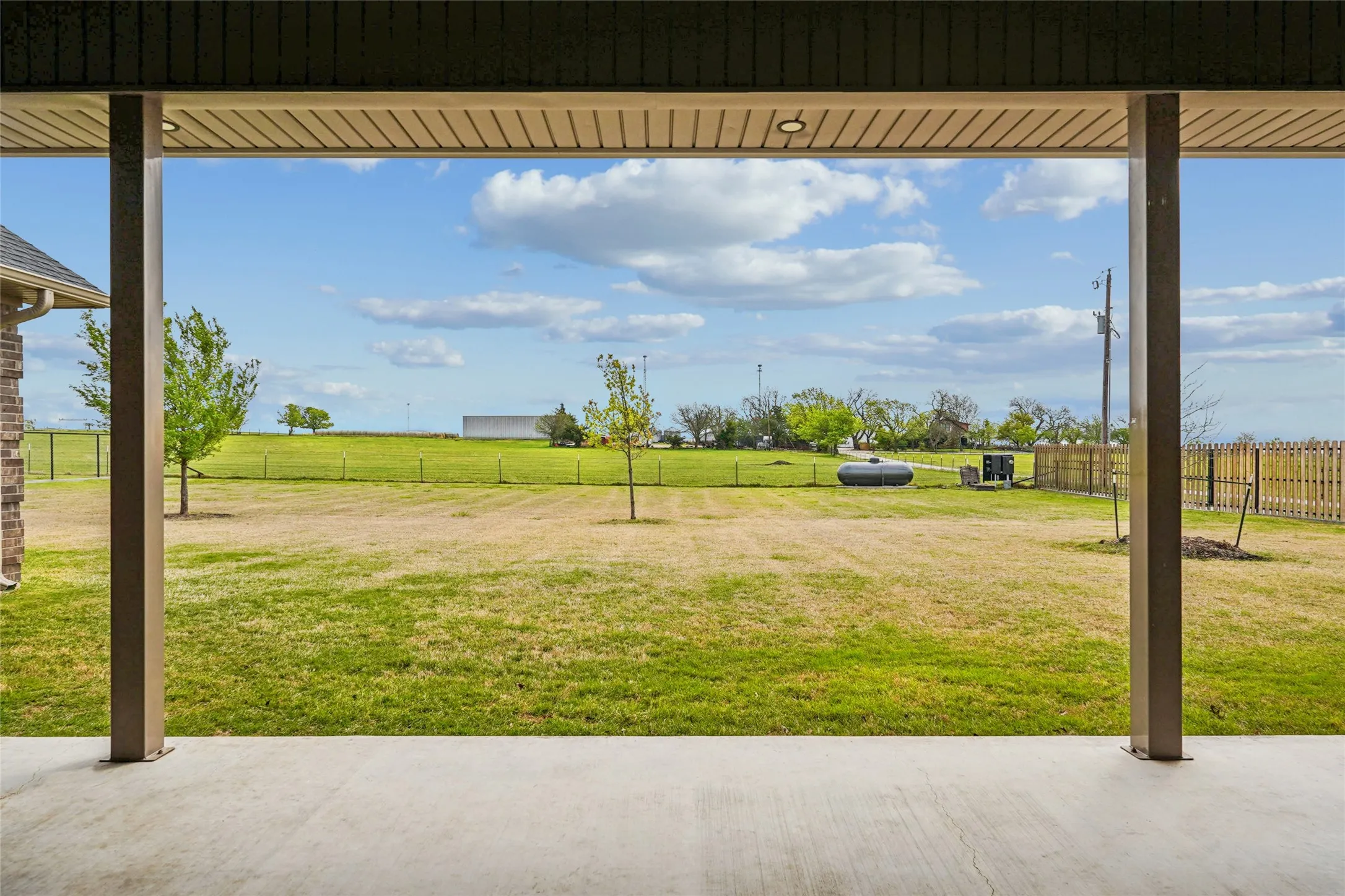 Single Family Residence For Sale in Cooke County , 820 Fleitman Drive, Muenster, Texas 76252, 3 Bedroom, 3 Bathroom, 2 Garage spaces, 2,472 Sqft, built in 2021, mls#21374127, Real Estate Agent in Muenster, Homes For Sale in Cooke county, Homes For Sale in Muenster, Realtor in Muenster Texas, Real Estate Brokerage Independent Realty Texas, Luminita Cordes Realtor