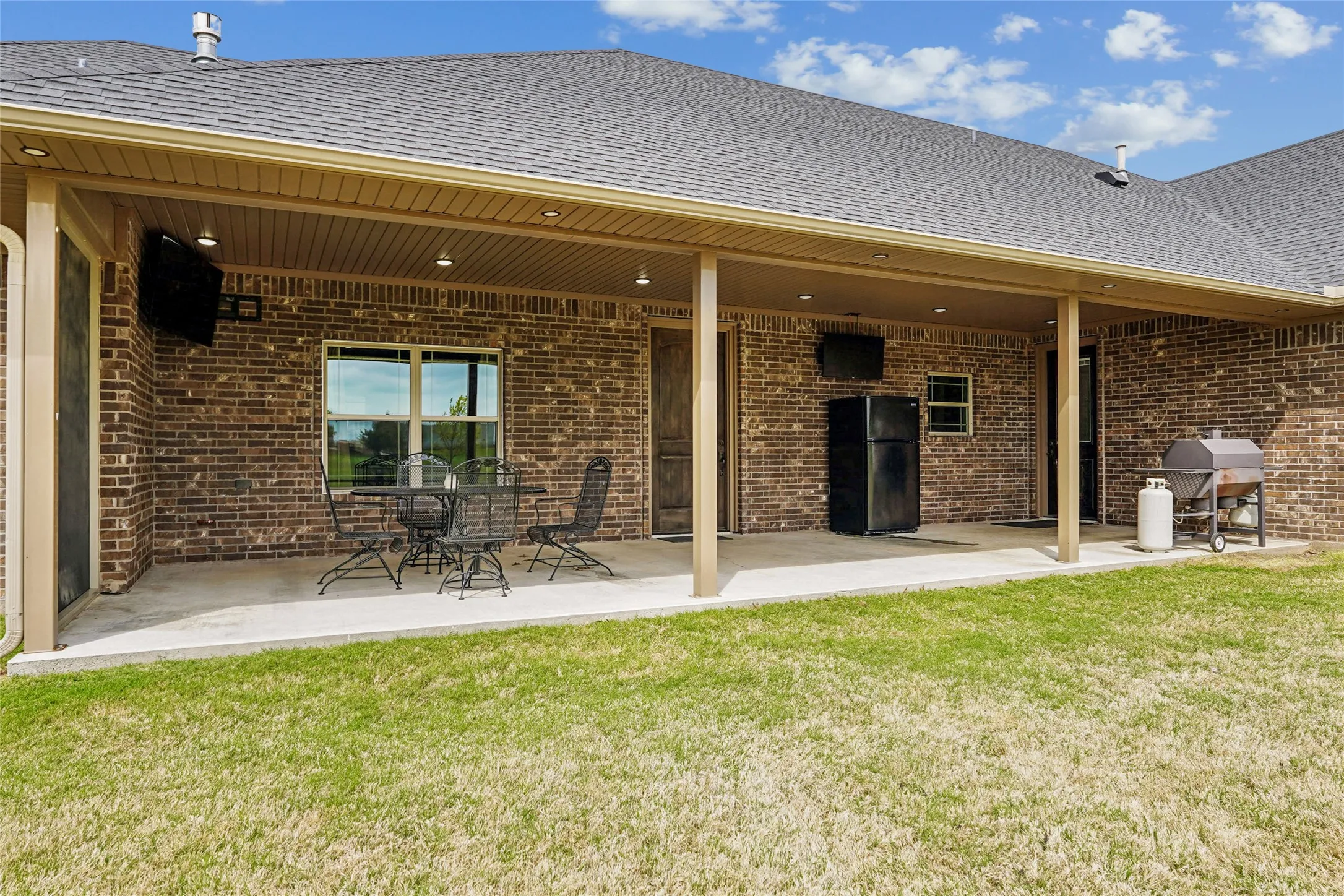 Single Family Residence For Sale in Cooke County , 820 Fleitman Drive, Muenster, Texas 76252, 3 Bedroom, 3 Bathroom, 2 Garage spaces, 2,472 Sqft, built in 2021, mls#21374127, Real Estate Agent in Muenster, Homes For Sale in Cooke county, Homes For Sale in Muenster, Realtor in Muenster Texas, Real Estate Brokerage Independent Realty Texas, Luminita Cordes Realtor