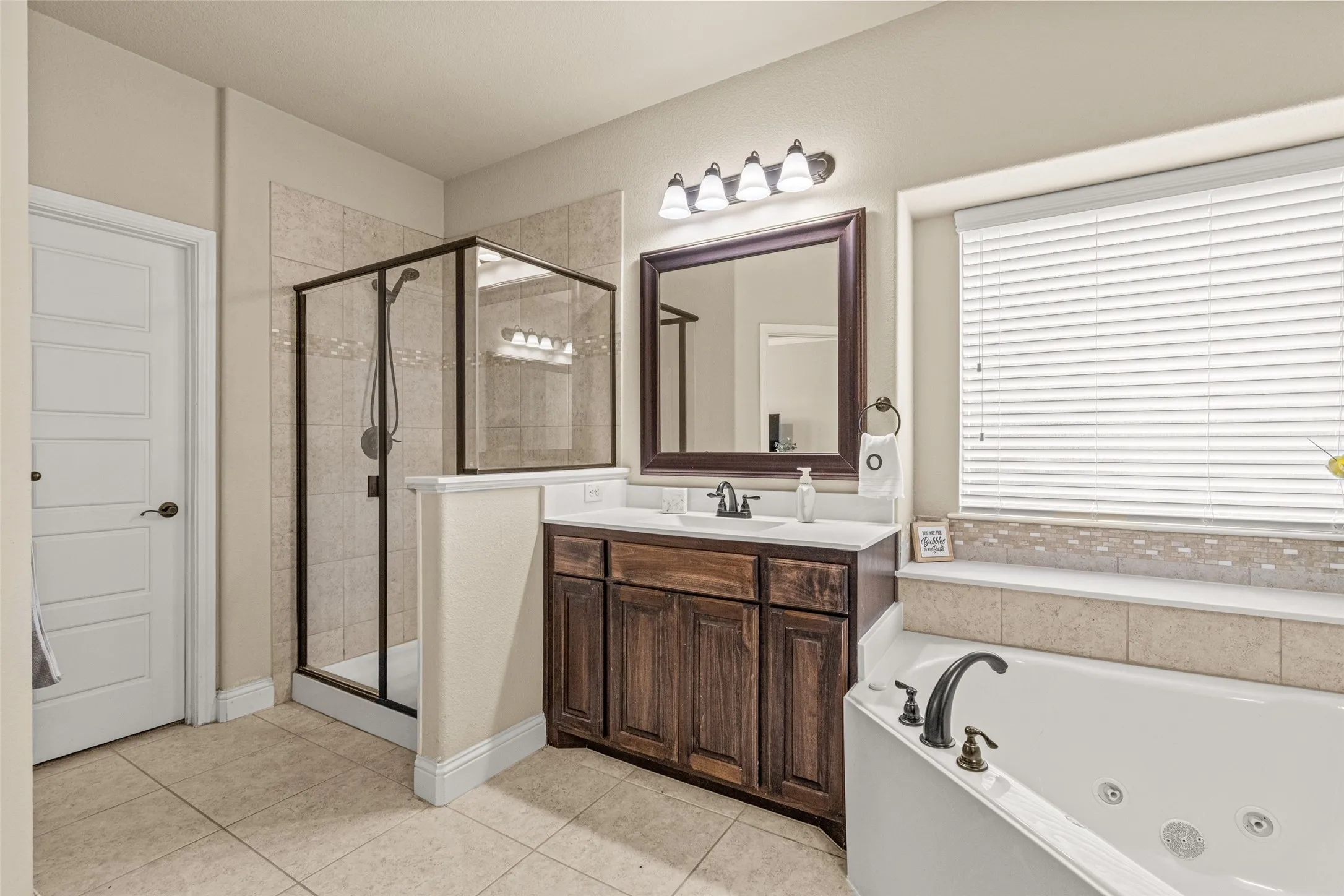 Single Family Residence For Sale in Tarrant County , 5028 Chisholm View Drive, Fort Worth, Texas 76123, 4 Bedroom, 3 Bathroom, 2 Garage spaces, 3,253 Sqft, built in 2018, mls#21370817, Real Estate Agent in Fort Worth, Homes For Sale in Tarrant county, Homes For Sale in Fort Worth, Realtor in Fort Worth Texas, Real Estate Brokerage Independent Realty Texas, Luminita Cordes Realtor