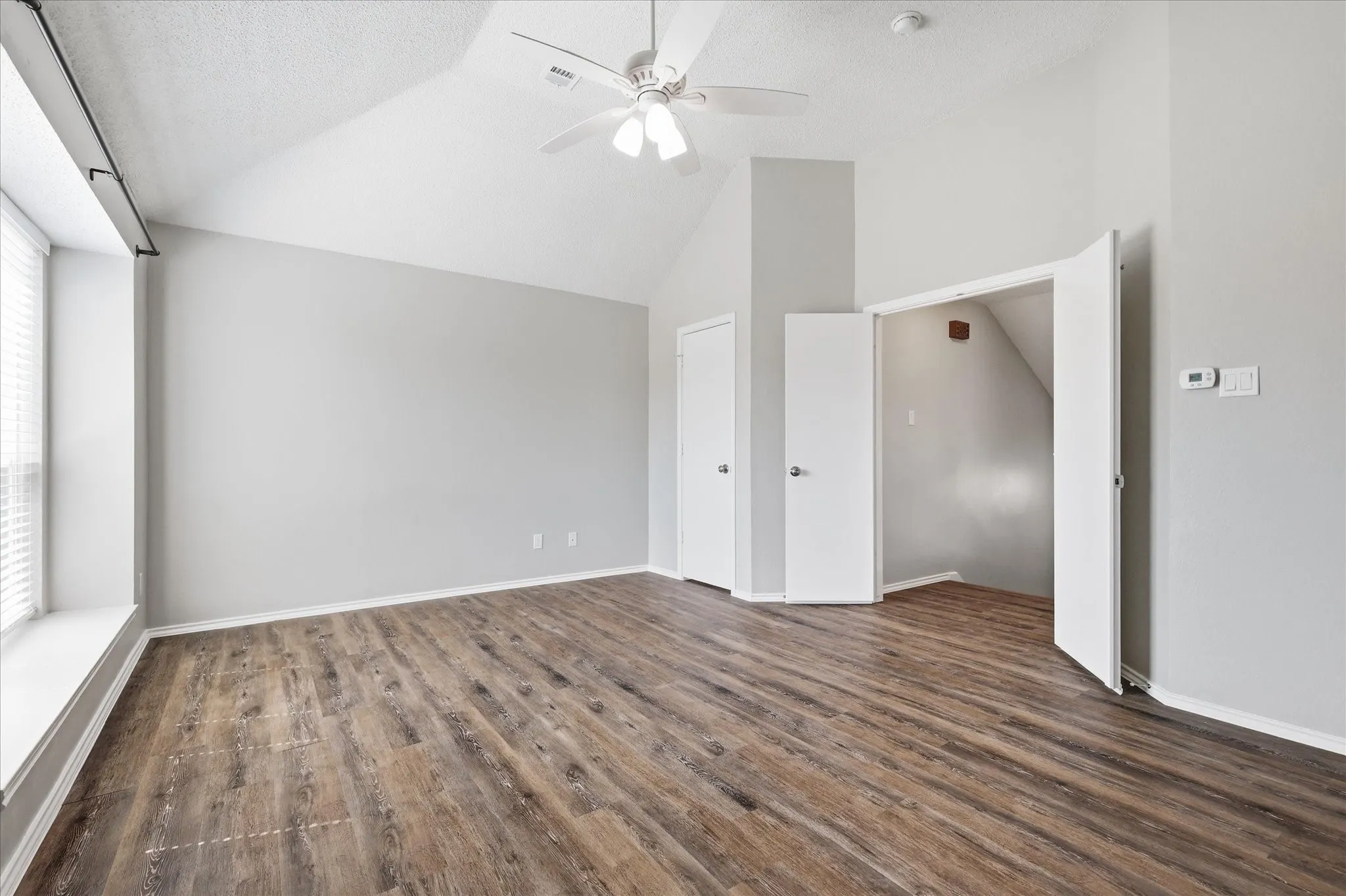 Single Family Residence For Sale in Denton County , 956 Sylvan Creek Drive, Lewisville, Texas 75067, 3 Bedroom, 2 Bathroom, 2 Garage spaces, 1,466 Sqft, built in 1985, mls#21359793, Real Estate Agent in Lewisville, Homes For Sale in Denton county, Homes For Sale in Lewisville, Realtor in Lewisville Texas, Real Estate Brokerage Independent Realty Texas, Luminita Cordes Realtor