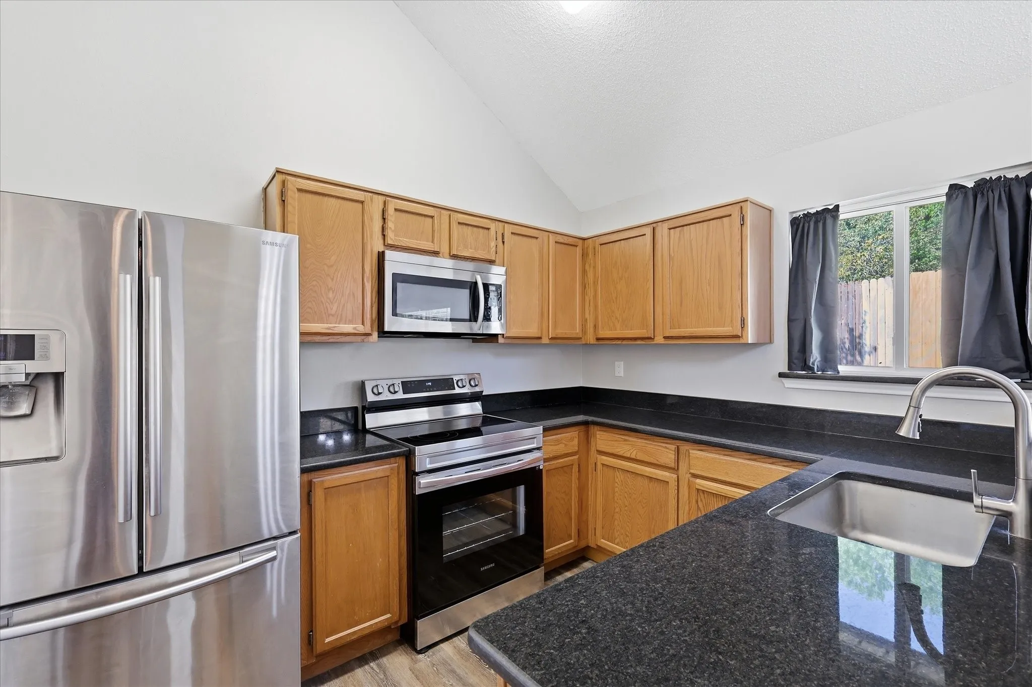 Single Family Residence For Sale in Denton County , 956 Sylvan Creek Drive, Lewisville, Texas 75067, 3 Bedroom, 2 Bathroom, 2 Garage spaces, 1,466 Sqft, built in 1985, mls#21359793, Real Estate Agent in Lewisville, Homes For Sale in Denton county, Homes For Sale in Lewisville, Realtor in Lewisville Texas, Real Estate Brokerage Independent Realty Texas, Luminita Cordes Realtor