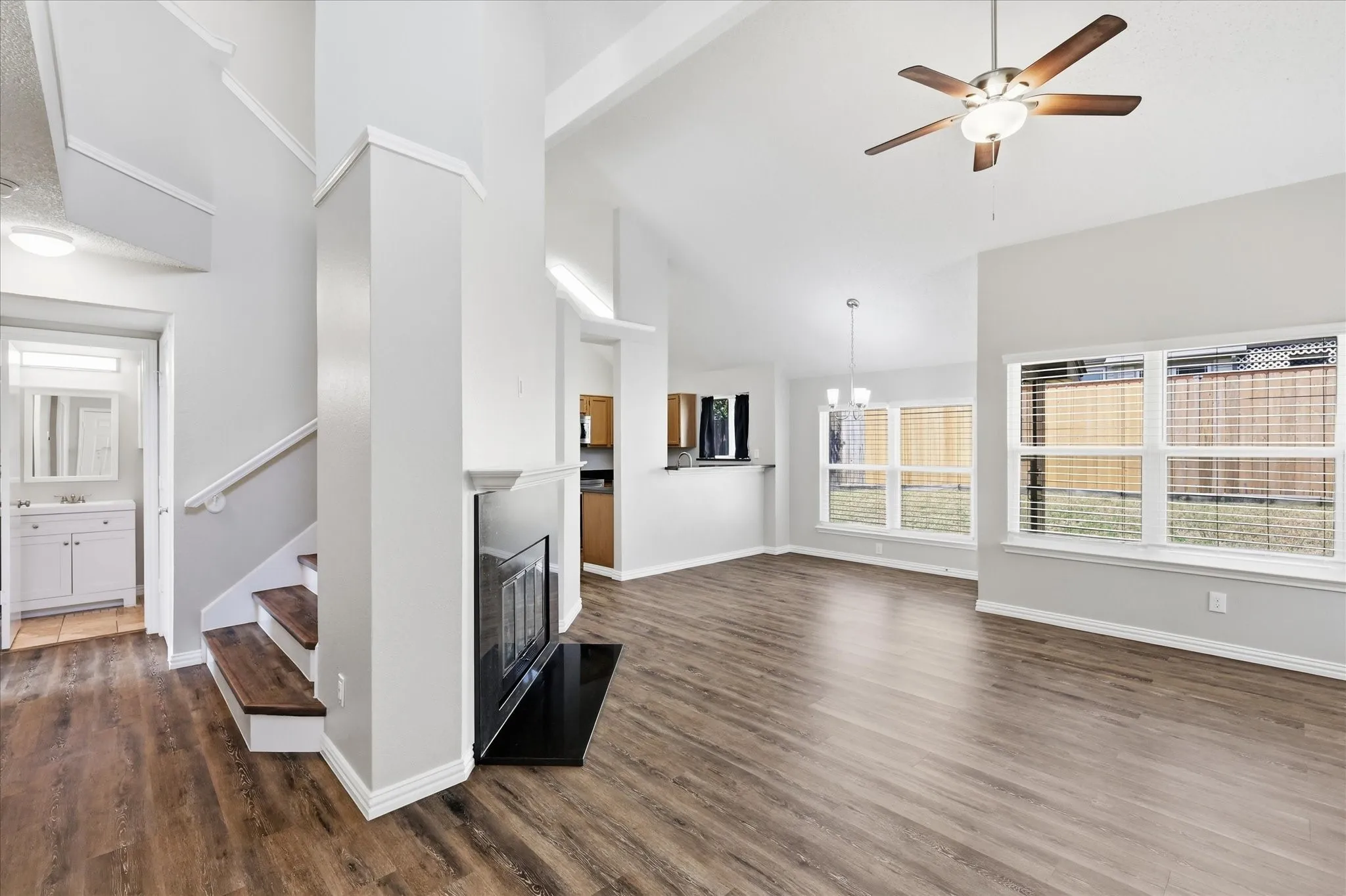 Single Family Residence For Sale in Denton County , 956 Sylvan Creek Drive, Lewisville, Texas 75067, 3 Bedroom, 2 Bathroom, 2 Garage spaces, 1,466 Sqft, built in 1985, mls#21359793, Real Estate Agent in Lewisville, Homes For Sale in Denton county, Homes For Sale in Lewisville, Realtor in Lewisville Texas, Real Estate Brokerage Independent Realty Texas, Luminita Cordes Realtor