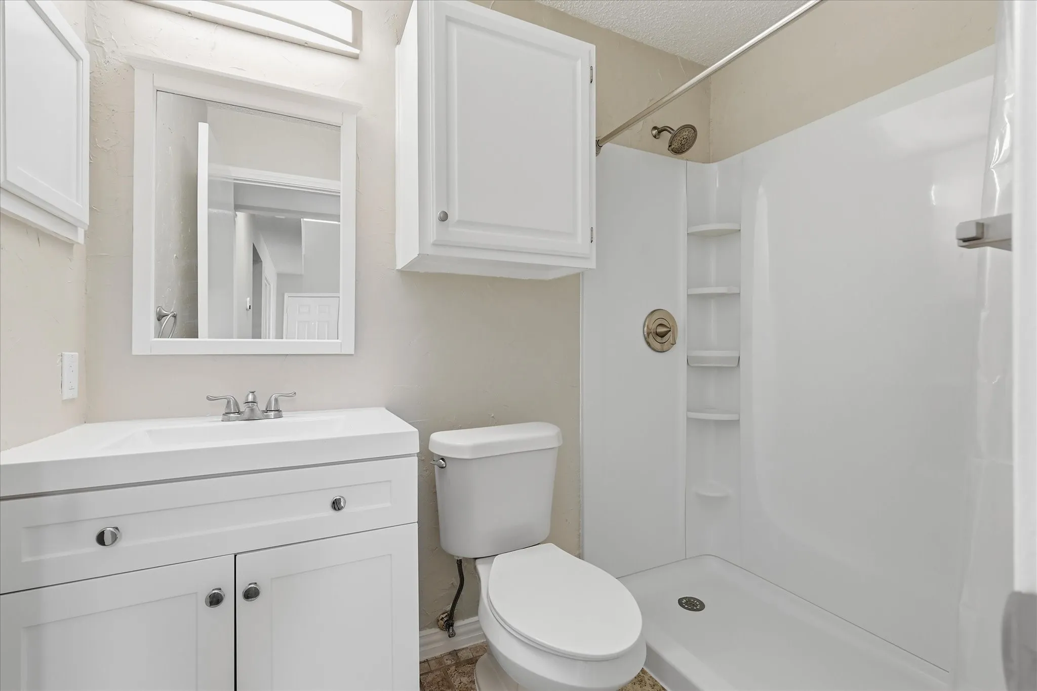 Single Family Residence For Sale in Denton County , 956 Sylvan Creek Drive, Lewisville, Texas 75067, 3 Bedroom, 2 Bathroom, 2 Garage spaces, 1,466 Sqft, built in 1985, mls#21359793, Real Estate Agent in Lewisville, Homes For Sale in Denton county, Homes For Sale in Lewisville, Realtor in Lewisville Texas, Real Estate Brokerage Independent Realty Texas, Luminita Cordes Realtor