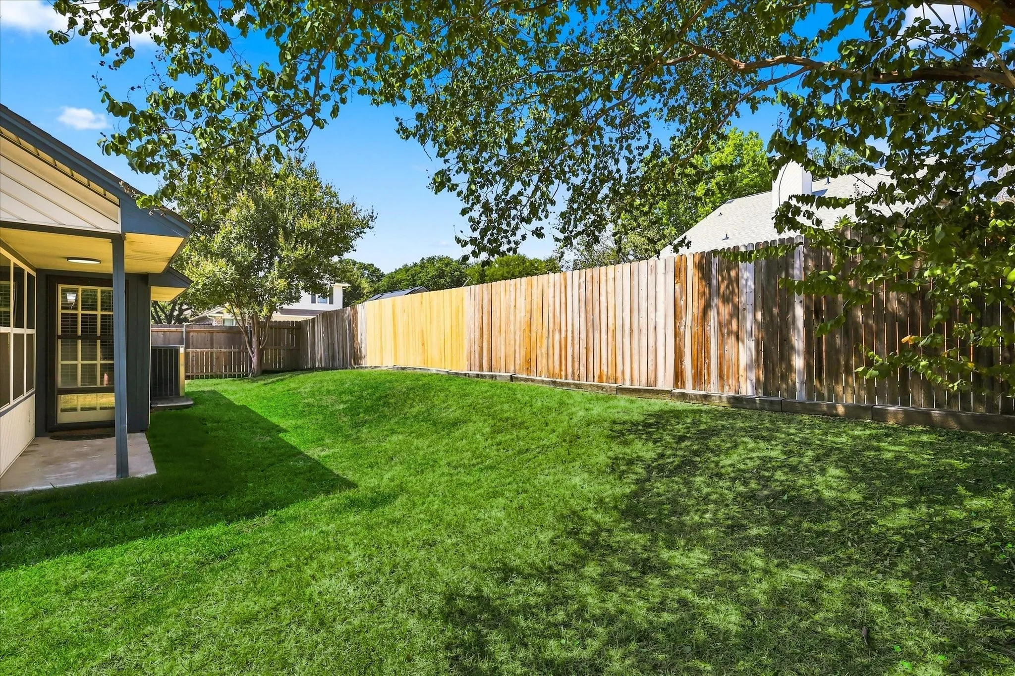 Single Family Residence For Sale in Denton County , 956 Sylvan Creek Drive, Lewisville, Texas 75067, 3 Bedroom, 2 Bathroom, 2 Garage spaces, 1,466 Sqft, built in 1985, mls#21359793, Real Estate Agent in Lewisville, Homes For Sale in Denton county, Homes For Sale in Lewisville, Realtor in Lewisville Texas, Real Estate Brokerage Independent Realty Texas, Luminita Cordes Realtor