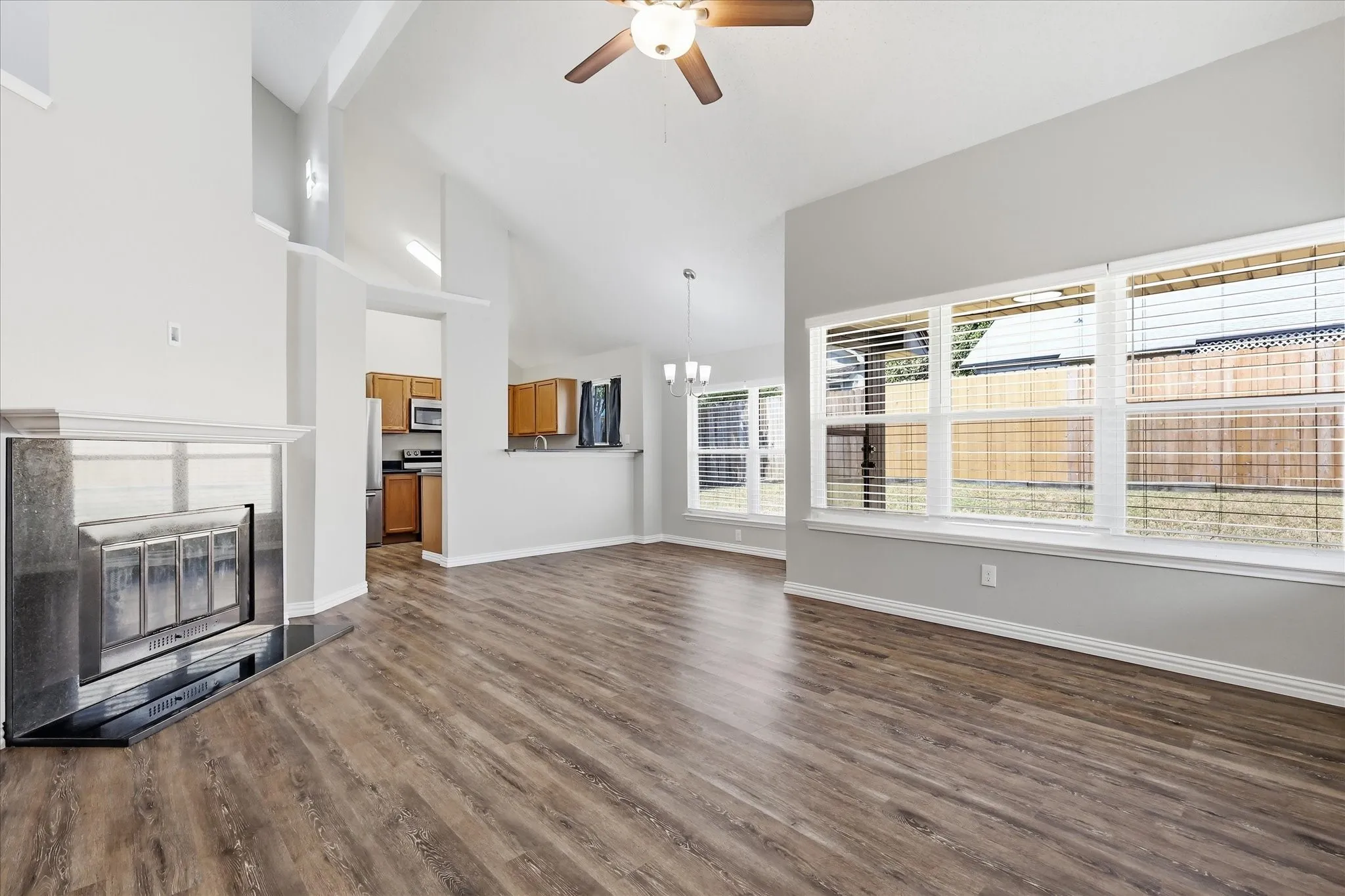 Single Family Residence For Sale in Denton County , 956 Sylvan Creek Drive, Lewisville, Texas 75067, 3 Bedroom, 2 Bathroom, 2 Garage spaces, 1,466 Sqft, built in 1985, mls#21359793, Real Estate Agent in Lewisville, Homes For Sale in Denton county, Homes For Sale in Lewisville, Realtor in Lewisville Texas, Real Estate Brokerage Independent Realty Texas, Luminita Cordes Realtor