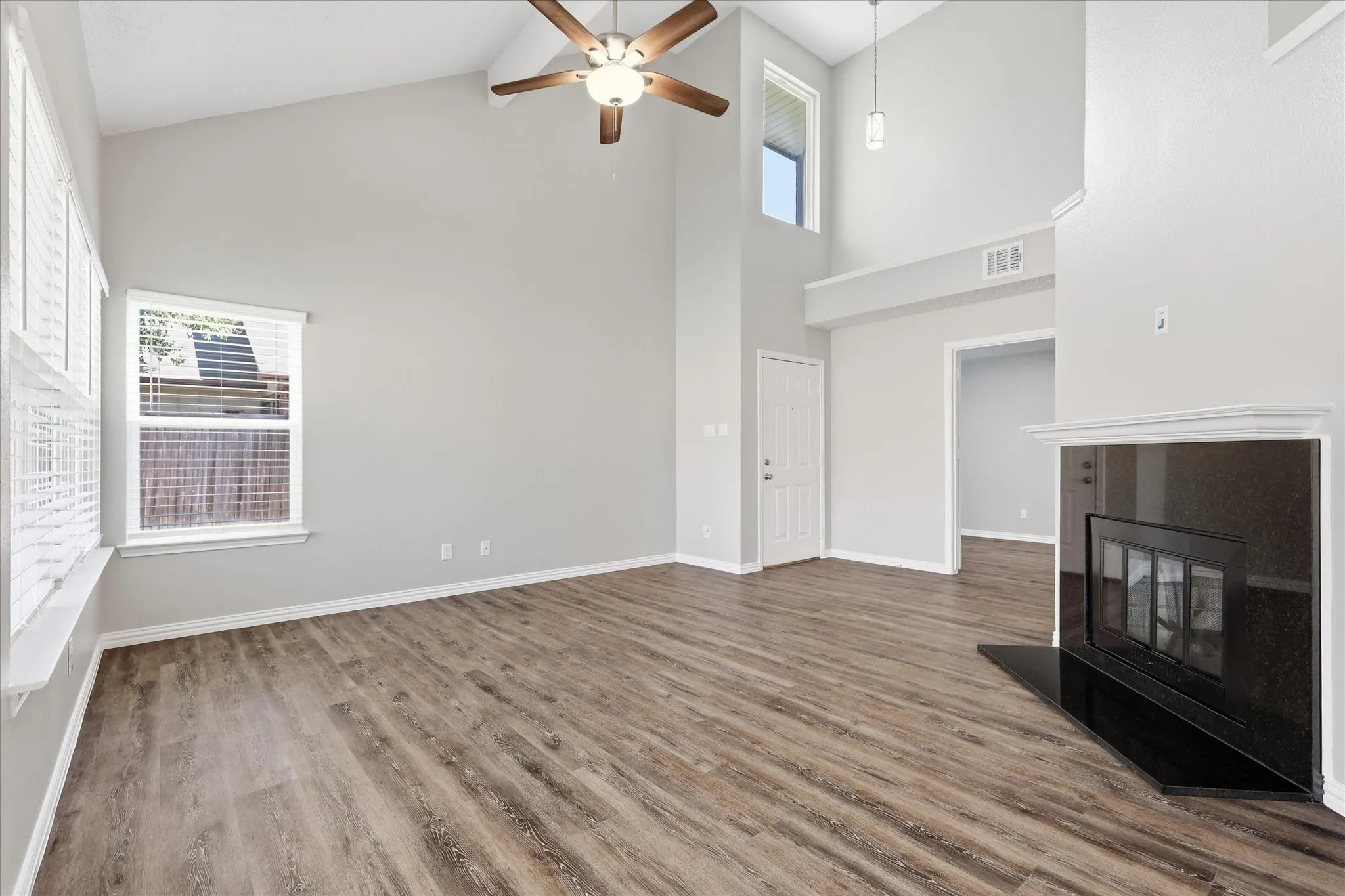Single Family Residence For Sale in Denton County , 956 Sylvan Creek Drive, Lewisville, Texas 75067, 3 Bedroom, 2 Bathroom, 2 Garage spaces, 1,466 Sqft, built in 1985, mls#21359793, Real Estate Agent in Lewisville, Homes For Sale in Denton county, Homes For Sale in Lewisville, Realtor in Lewisville Texas, Real Estate Brokerage Independent Realty Texas, Luminita Cordes Realtor