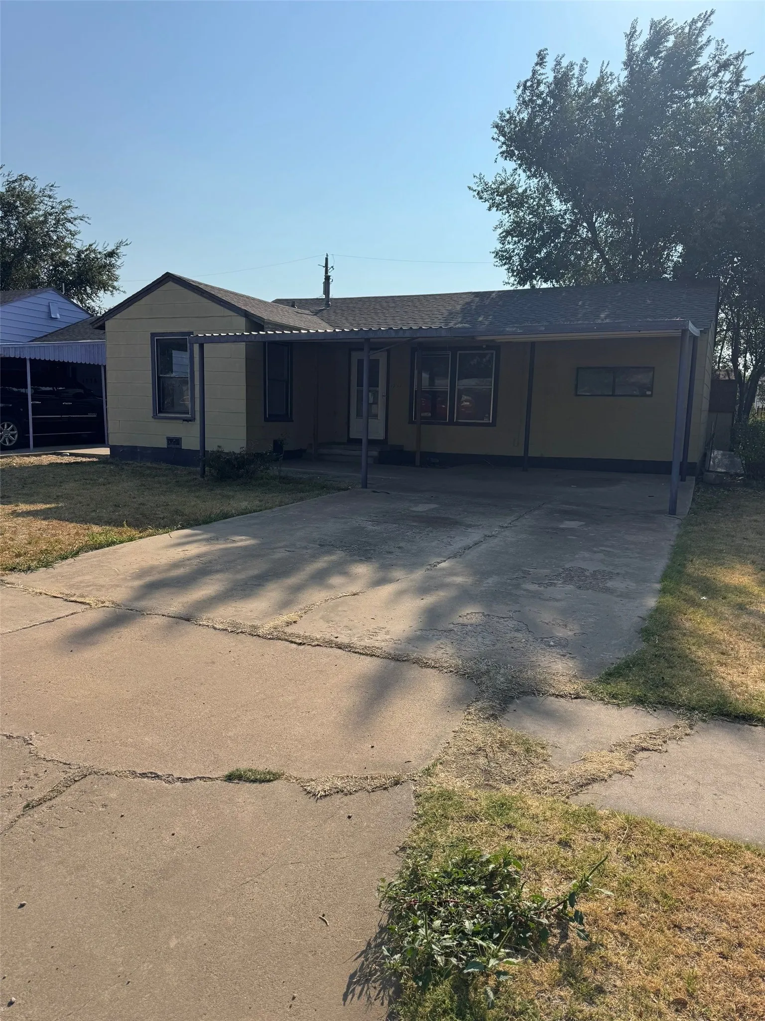 Single Family Residence For Sale in Gray County , 1032 S Nelson Street, Pampa, Texas 79065, 2 Bedroom, 1 Bathroom, Garage spaces, 924 Sqft, built in 1950, mls#21374872, Real Estate Agent in Pampa, Homes For Sale in Gray county, Homes For Sale in Pampa, Realtor in Pampa Texas, Real Estate Brokerage Independent Realty Texas, Luminita Cordes Realtor