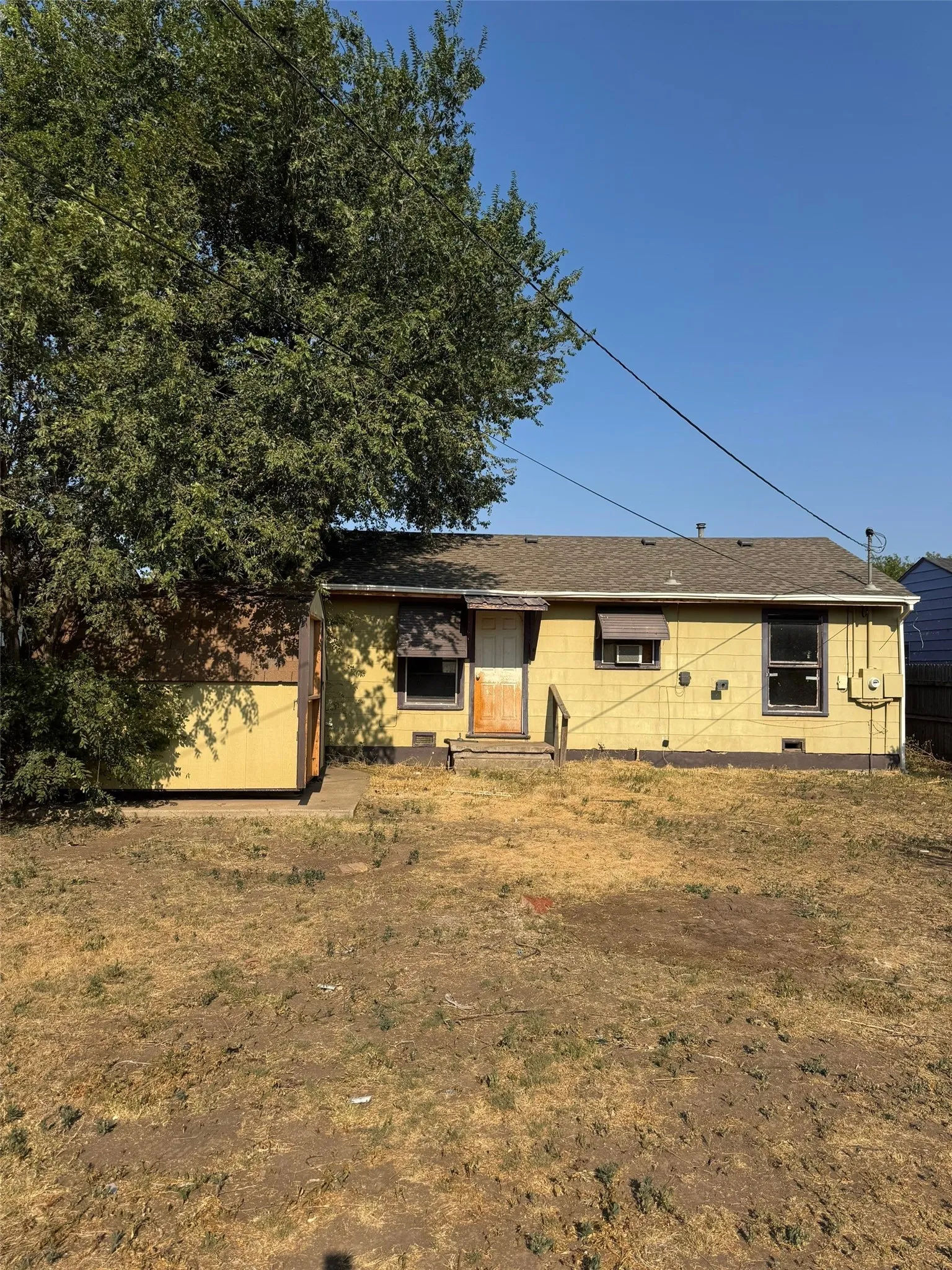 Single Family Residence For Sale in Gray County , 1032 S Nelson Street, Pampa, Texas 79065, 2 Bedroom, 1 Bathroom, Garage spaces, 924 Sqft, built in 1950, mls#21374872, Real Estate Agent in Pampa, Homes For Sale in Gray county, Homes For Sale in Pampa, Realtor in Pampa Texas, Real Estate Brokerage Independent Realty Texas, Luminita Cordes Realtor