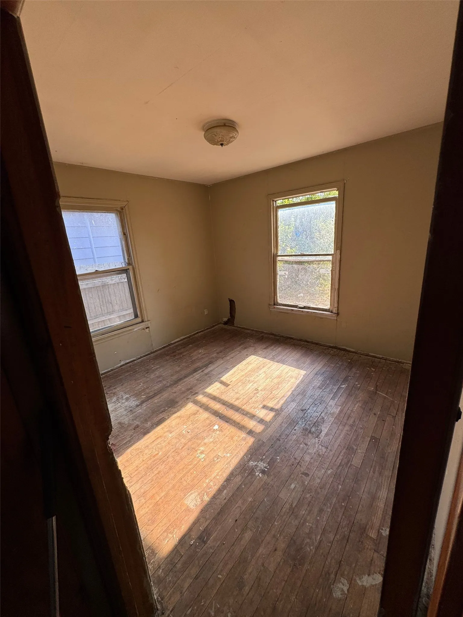 Single Family Residence For Sale in Gray County , 1032 S Nelson Street, Pampa, Texas 79065, 2 Bedroom, 1 Bathroom, Garage spaces, 924 Sqft, built in 1950, mls#21374872, Real Estate Agent in Pampa, Homes For Sale in Gray county, Homes For Sale in Pampa, Realtor in Pampa Texas, Real Estate Brokerage Independent Realty Texas, Luminita Cordes Realtor