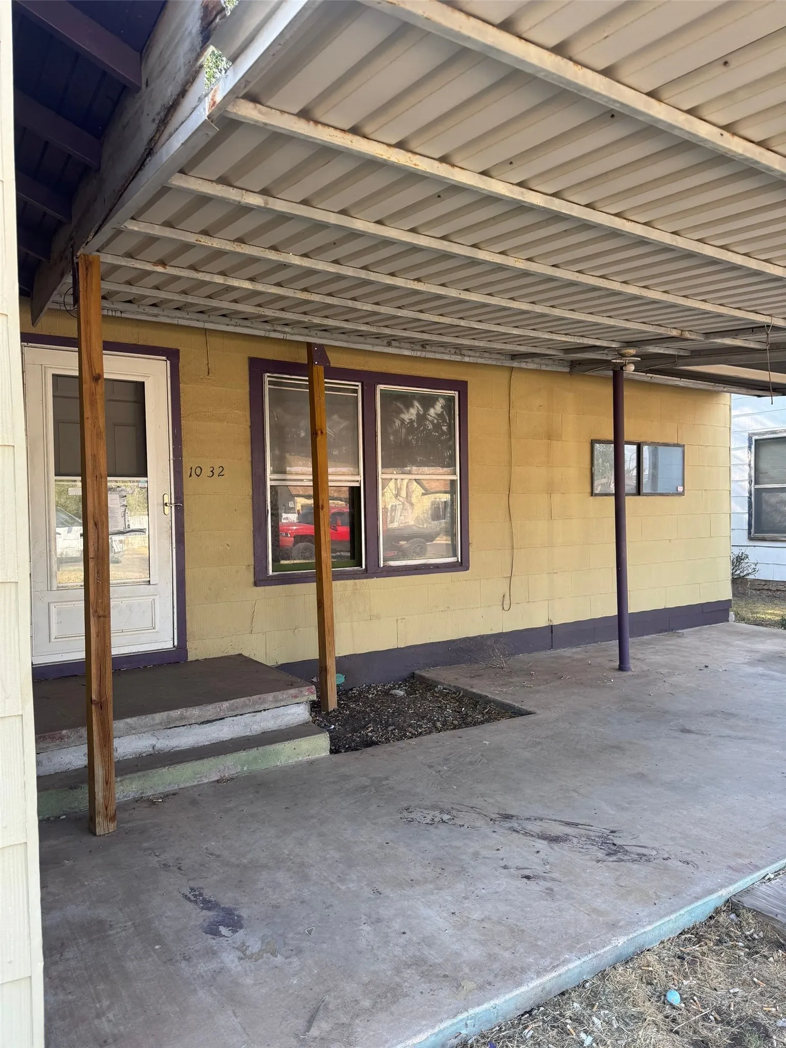 Single Family Residence For Sale in Gray County , 1032 S Nelson Street, Pampa, Texas 79065, 2 Bedroom, 1 Bathroom, Garage spaces, 924 Sqft, built in 1950, mls#21374872, Real Estate Agent in Pampa, Homes For Sale in Gray county, Homes For Sale in Pampa, Realtor in Pampa Texas, Real Estate Brokerage Independent Realty Texas, Luminita Cordes Realtor