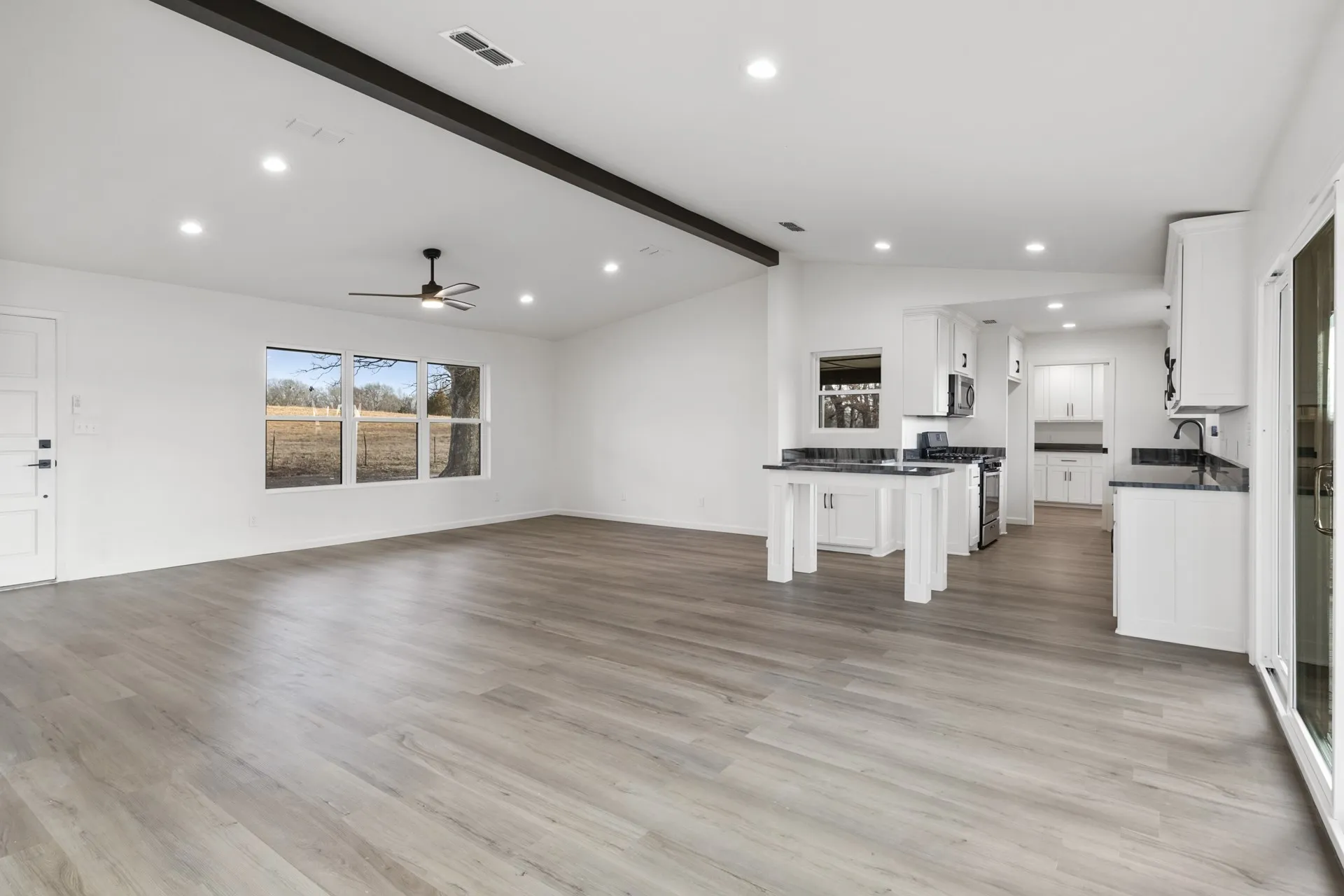 Farm For Sale in Morris County , 10 County Road 3357, Omaha, Texas 75571, 3 Bedroom, 2 Bathroom, Garage spaces, 1,400 Sqft, built in 1971, mls#21374908, Real Estate Agent in Omaha, Homes For Sale in Morris county, Homes For Sale in Omaha, Realtor in Omaha Texas, Real Estate Brokerage Independent Realty Texas, Luminita Cordes Realtor