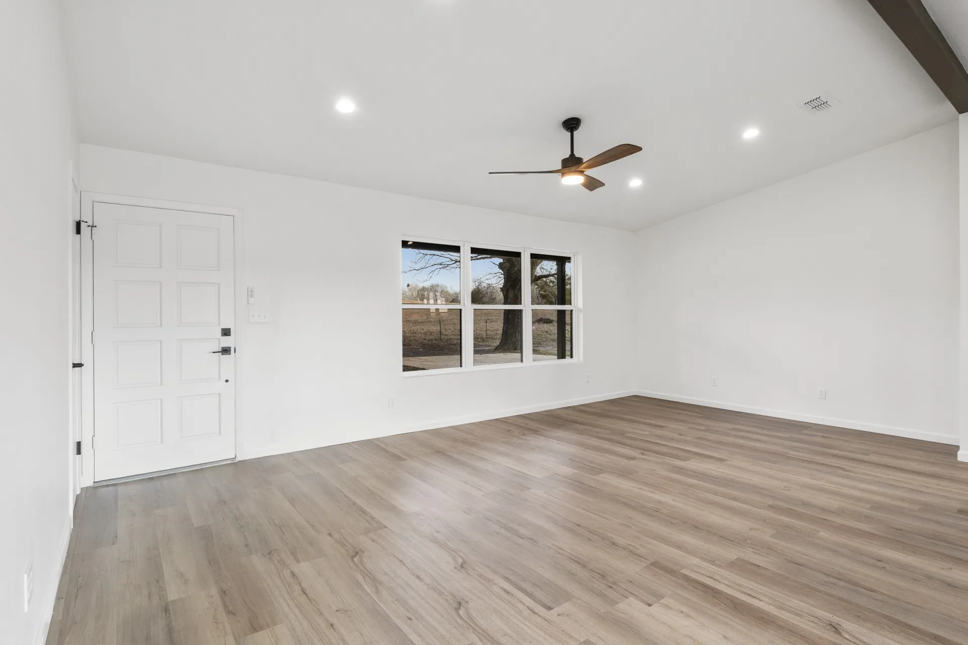 Farm For Sale in Morris County , 10 County Road 3357, Omaha, Texas 75571, 3 Bedroom, 2 Bathroom, Garage spaces, 1,400 Sqft, built in 1971, mls#21374908, Real Estate Agent in Omaha, Homes For Sale in Morris county, Homes For Sale in Omaha, Realtor in Omaha Texas, Real Estate Brokerage Independent Realty Texas, Luminita Cordes Realtor