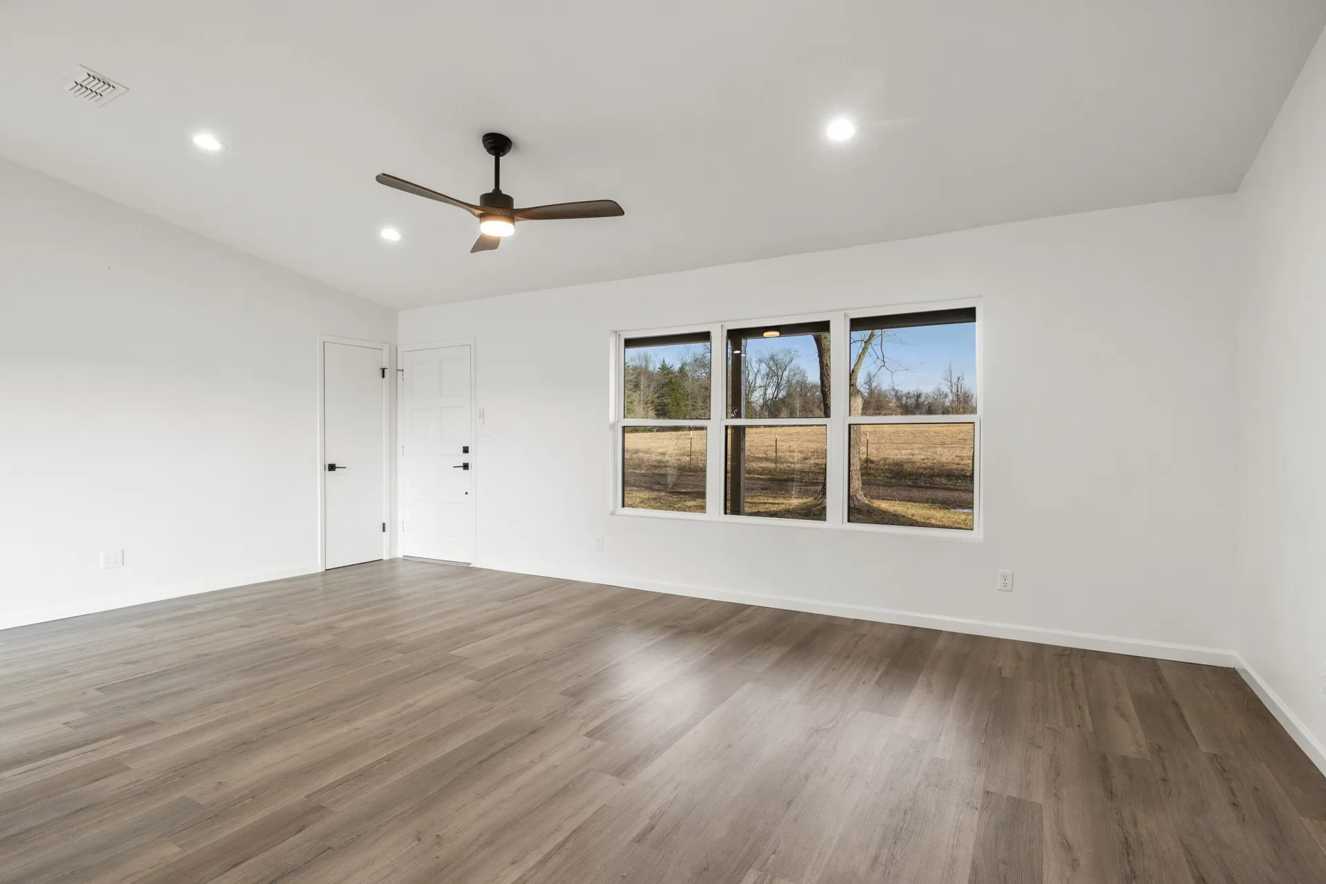 Farm For Sale in Morris County , 10 County Road 3357, Omaha, Texas 75571, 3 Bedroom, 2 Bathroom, Garage spaces, 1,400 Sqft, built in 1971, mls#21374908, Real Estate Agent in Omaha, Homes For Sale in Morris county, Homes For Sale in Omaha, Realtor in Omaha Texas, Real Estate Brokerage Independent Realty Texas, Luminita Cordes Realtor