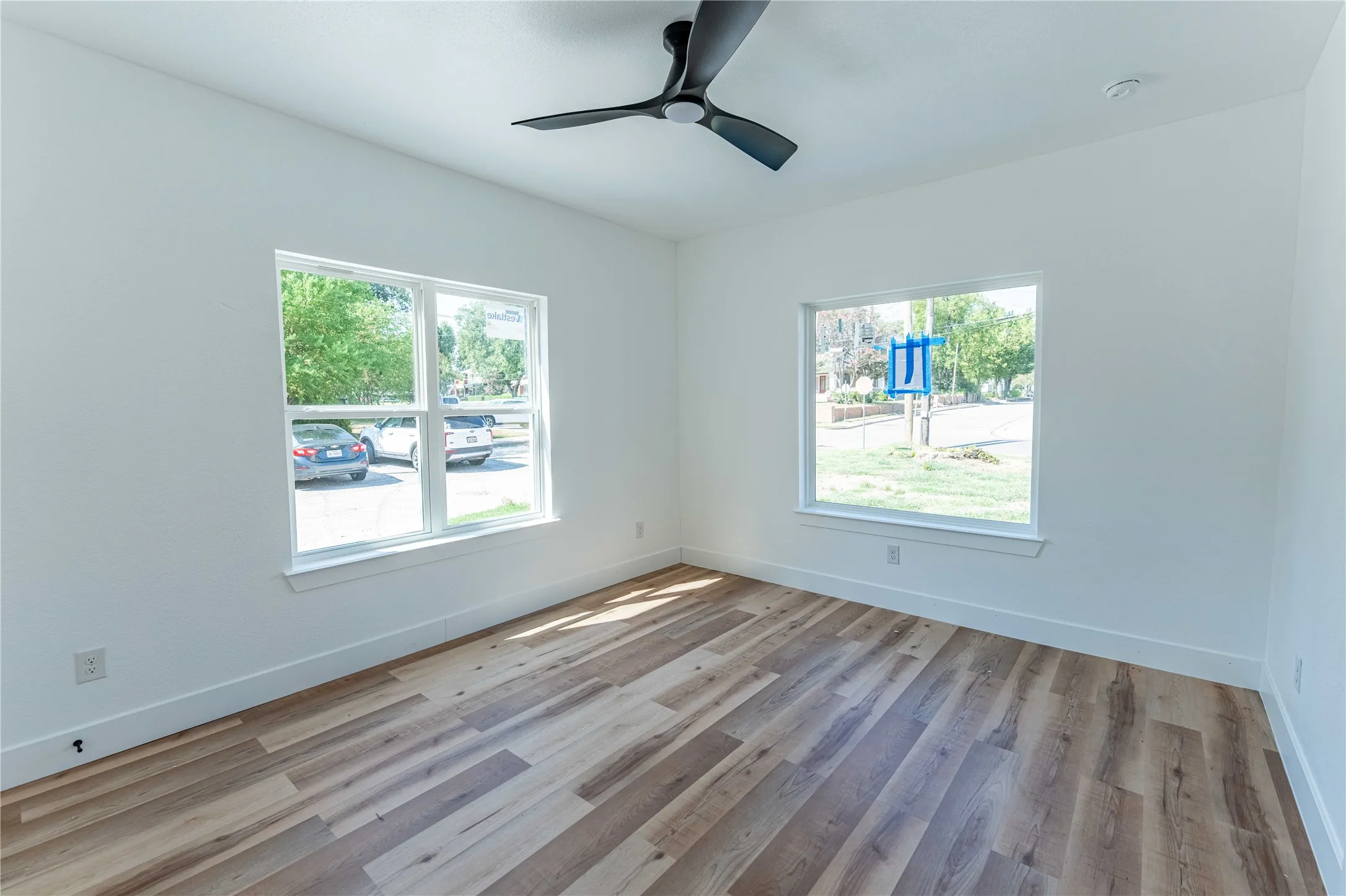 Single Family Residence For Sale in Hopkins County , 606 Davis Street N, Sulphur Springs, Texas 75482, 3 Bedroom, 2 Bathroom, Garage spaces, 1,834 Sqft, built in 1935, mls#21374787, Real Estate Agent in Sulphur Springs, Homes For Sale in Hopkins county, Homes For Sale in Sulphur Springs, Realtor in Sulphur Springs Texas, Real Estate Brokerage Independent Realty Texas, Luminita Cordes Realtor