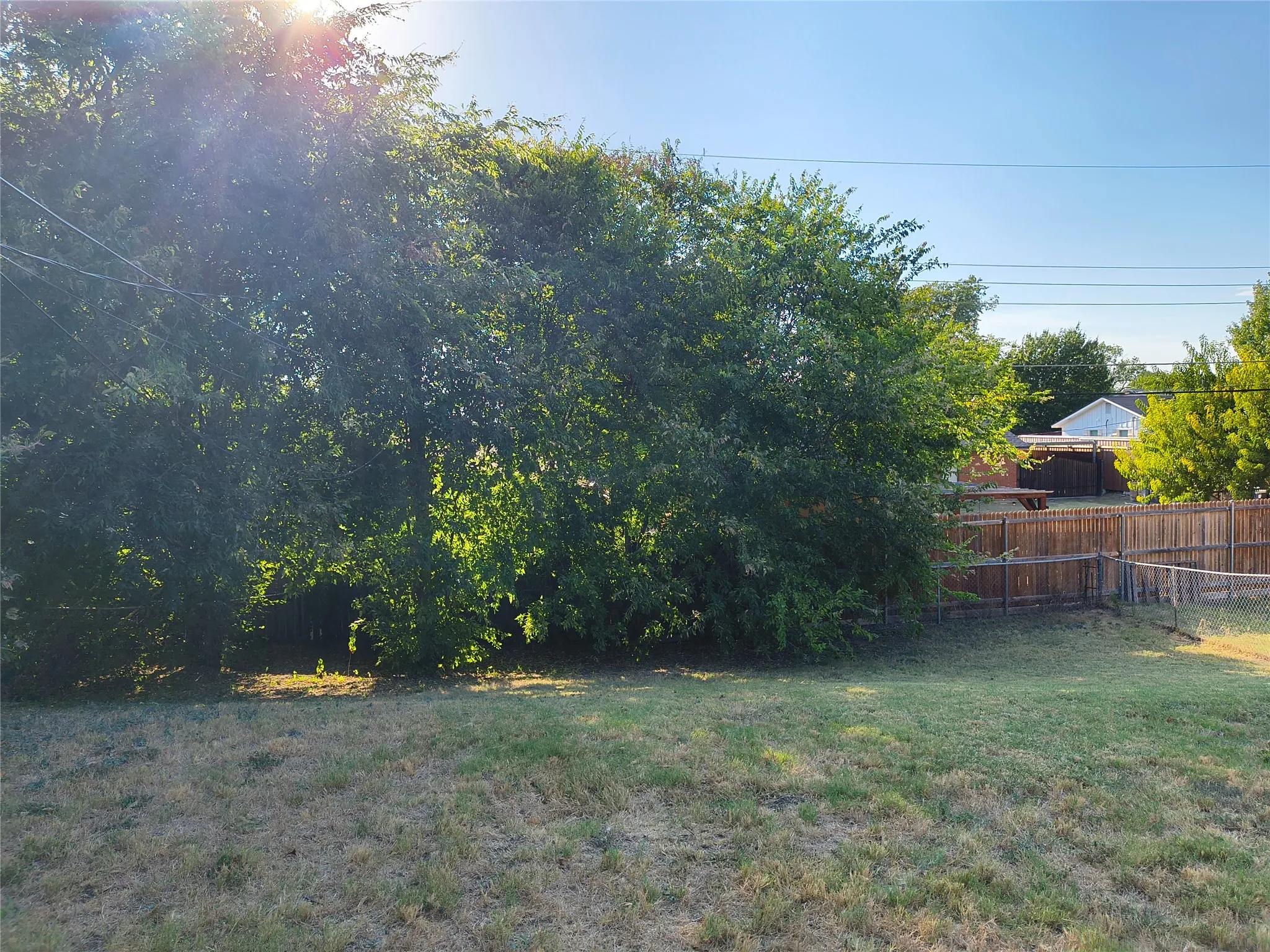 Single Family Residence For Sale in Tarrant County , 6303 Basswood Drive, Fort Worth, Texas 76135, 2 Bedroom, 1 Bathroom, 1 Garage spaces, 1,032 Sqft, built in 1963, mls#21373794, Real Estate Agent in Fort Worth, Homes For Sale in Tarrant county, Homes For Sale in Fort Worth, Realtor in Fort Worth Texas, Real Estate Brokerage Independent Realty Texas, Luminita Cordes Realtor