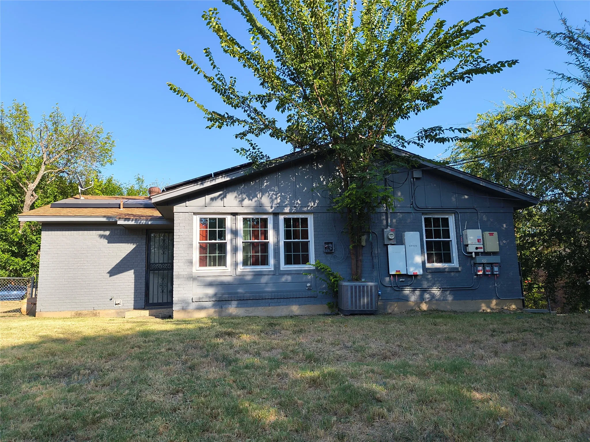 Single Family Residence For Sale in Tarrant County , 6303 Basswood Drive, Fort Worth, Texas 76135, 2 Bedroom, 1 Bathroom, 1 Garage spaces, 1,032 Sqft, built in 1963, mls#21373794, Real Estate Agent in Fort Worth, Homes For Sale in Tarrant county, Homes For Sale in Fort Worth, Realtor in Fort Worth Texas, Real Estate Brokerage Independent Realty Texas, Luminita Cordes Realtor