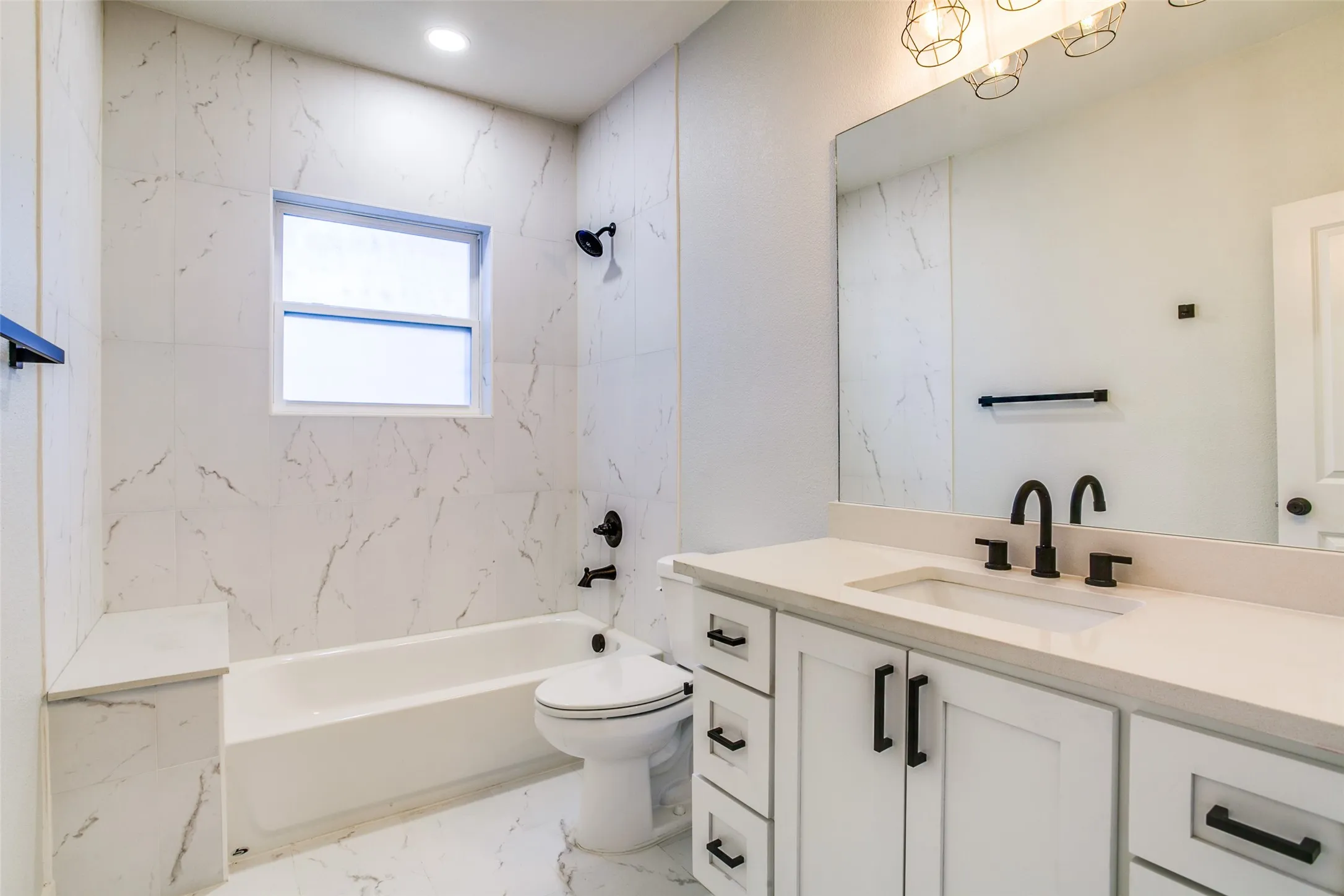 Single Family Residence For Rent in Dallas County , 619 Pembroke Avenue, Dallas, Texas 75208, 3 Bedroom, 2 Bathroom, Garage spaces, 1,550 Sqft, built in 1930, mls#21367973, Real Estate Agent in Dallas, Homes For Rent in Dallas county, Homes For Rent in Dallas, Realtor in Dallas Texas, Real Estate Brokerage Independent Realty Texas, Luminita Cordes Realtor