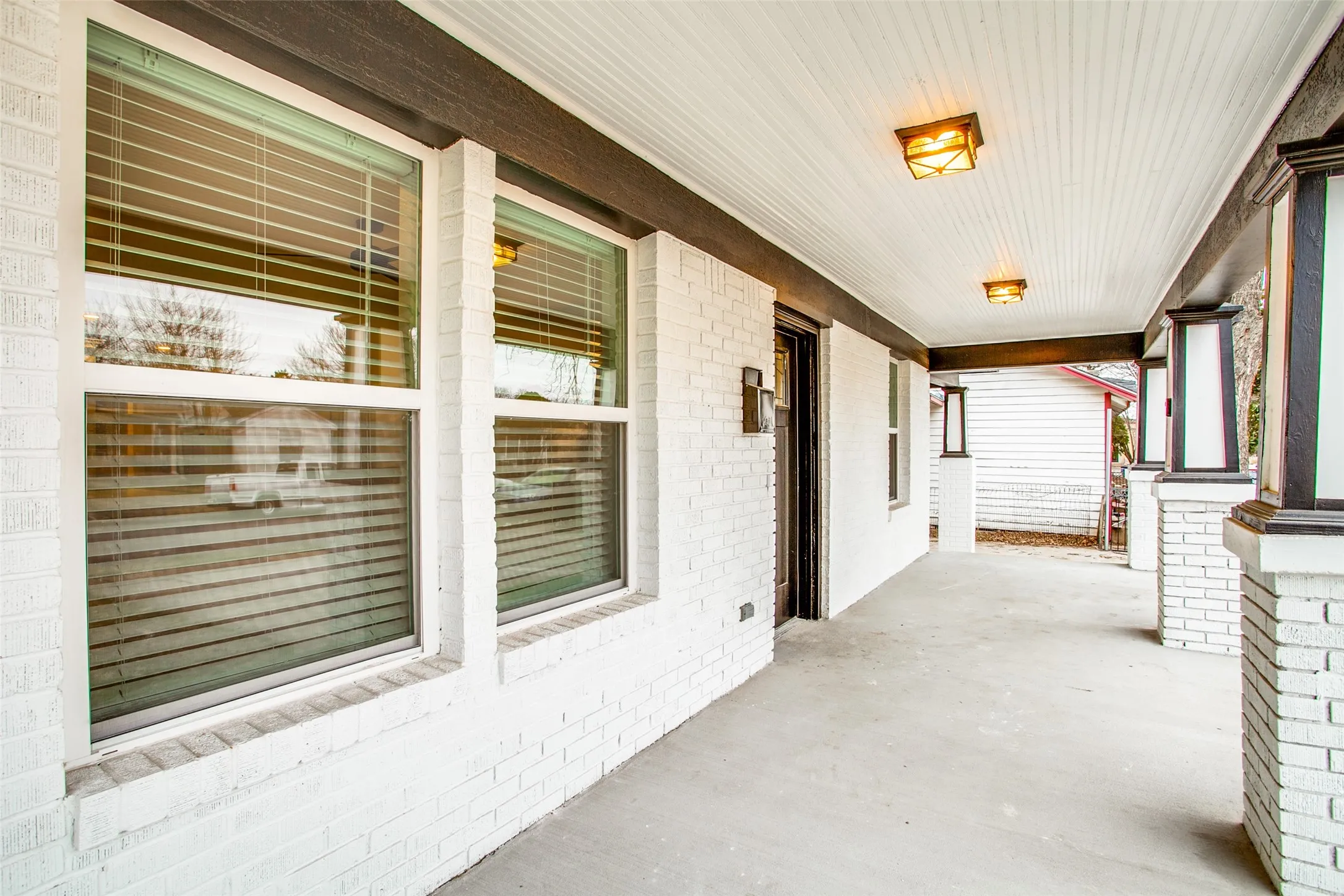 Single Family Residence For Rent in Dallas County , 619 Pembroke Avenue, Dallas, Texas 75208, 3 Bedroom, 2 Bathroom, Garage spaces, 1,550 Sqft, built in 1930, mls#21367973, Real Estate Agent in Dallas, Homes For Rent in Dallas county, Homes For Rent in Dallas, Realtor in Dallas Texas, Real Estate Brokerage Independent Realty Texas, Luminita Cordes Realtor
