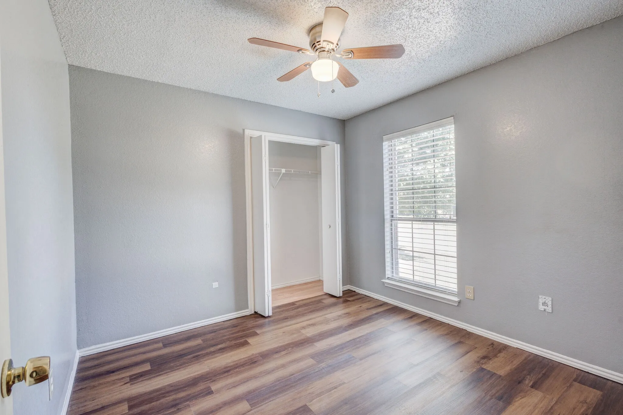 Single Family Residence For Sale in Dallas County , 1018 Dandelion Drive, Mesquite, Texas 75149, 3 Bedroom, 2 Bathroom, 2 Garage spaces, 1,589 Sqft, built in 1987, mls#21374940, Real Estate Agent in Mesquite, Homes For Sale in Dallas county, Homes For Sale in Mesquite, Realtor in Mesquite Texas, Real Estate Brokerage Independent Realty Texas, Luminita Cordes Realtor