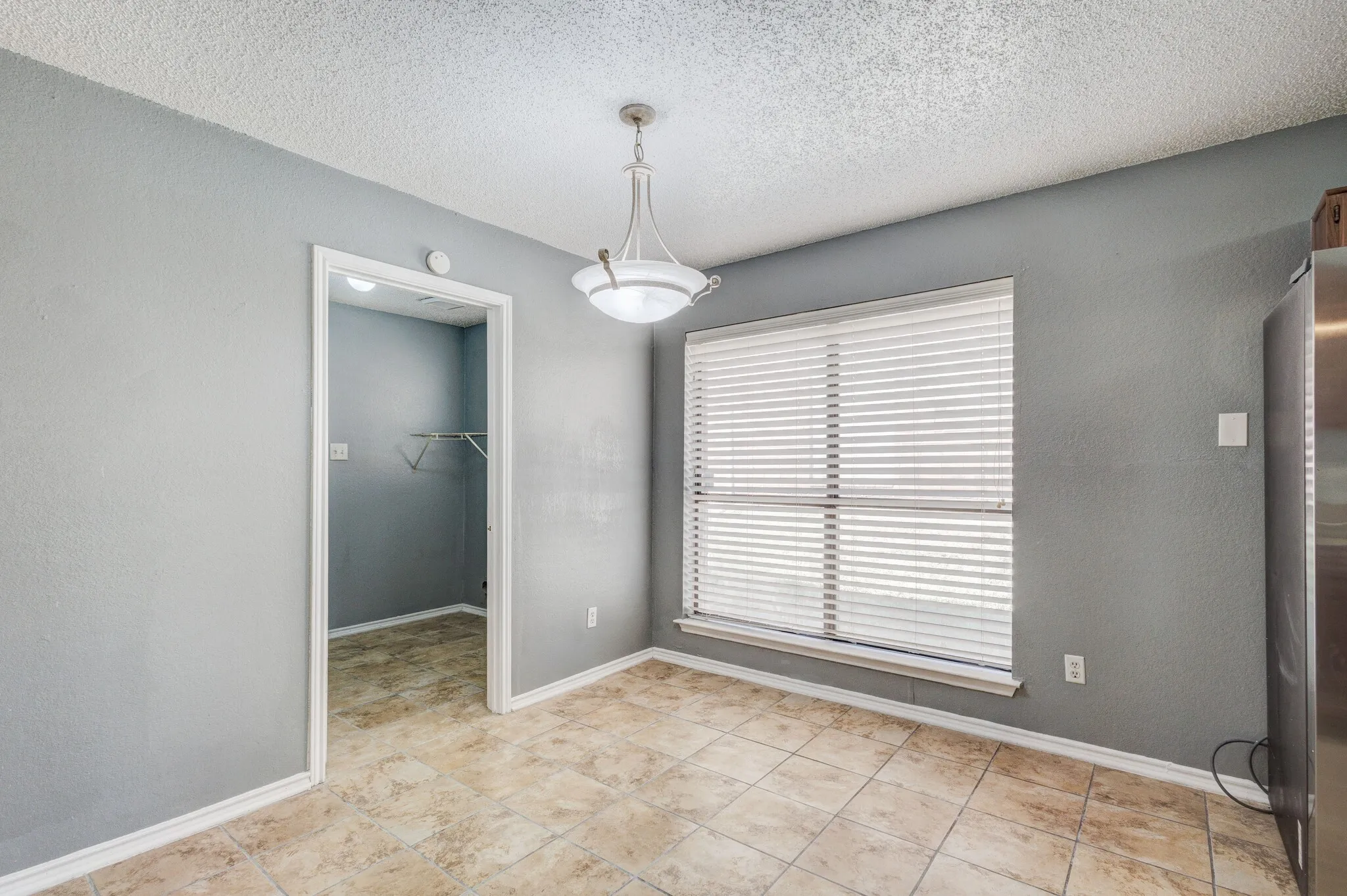 Single Family Residence For Sale in Dallas County , 1018 Dandelion Drive, Mesquite, Texas 75149, 3 Bedroom, 2 Bathroom, 2 Garage spaces, 1,589 Sqft, built in 1987, mls#21374940, Real Estate Agent in Mesquite, Homes For Sale in Dallas county, Homes For Sale in Mesquite, Realtor in Mesquite Texas, Real Estate Brokerage Independent Realty Texas, Luminita Cordes Realtor