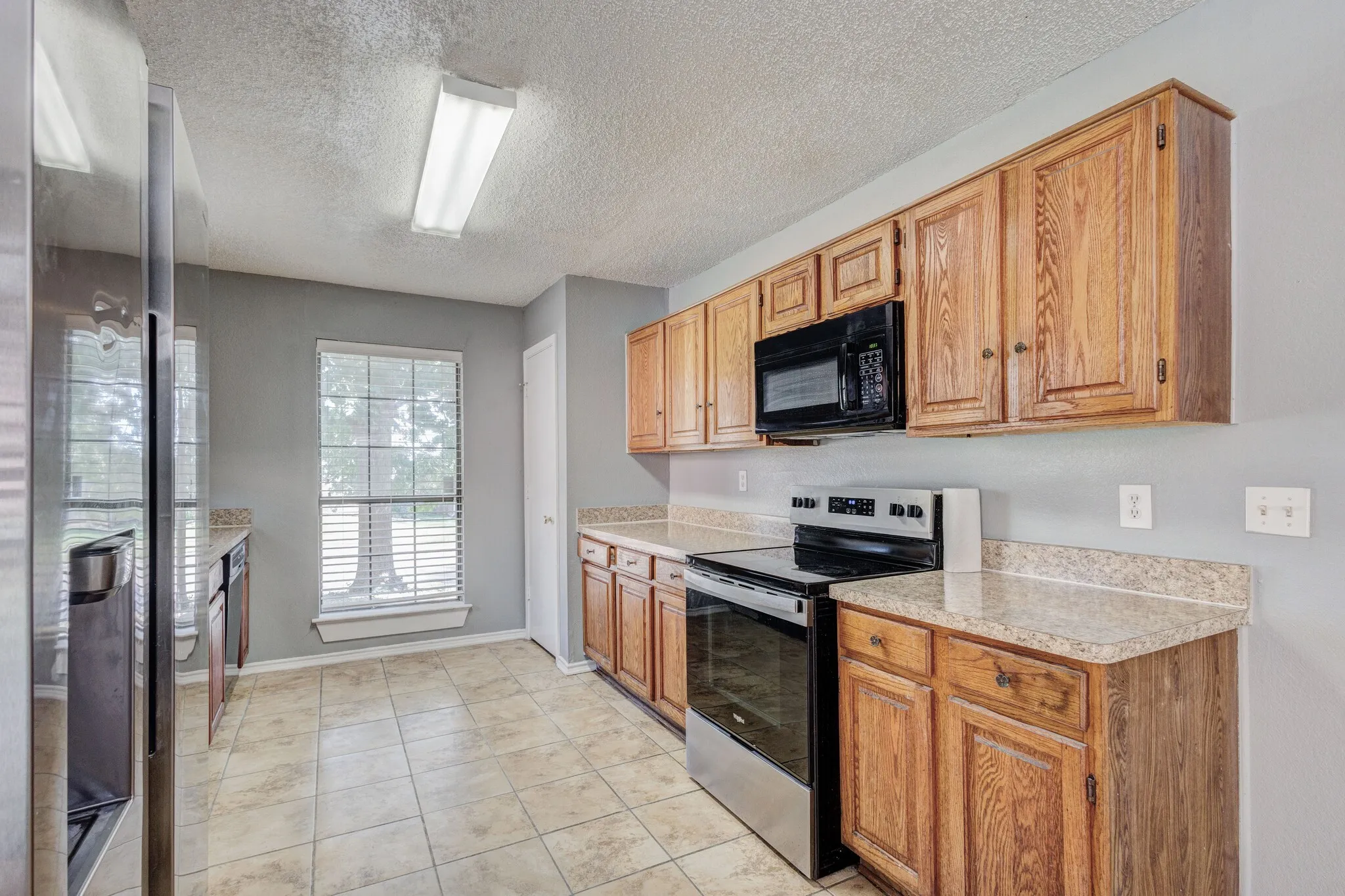 Single Family Residence For Sale in Dallas County , 1018 Dandelion Drive, Mesquite, Texas 75149, 3 Bedroom, 2 Bathroom, 2 Garage spaces, 1,589 Sqft, built in 1987, mls#21374940, Real Estate Agent in Mesquite, Homes For Sale in Dallas county, Homes For Sale in Mesquite, Realtor in Mesquite Texas, Real Estate Brokerage Independent Realty Texas, Luminita Cordes Realtor