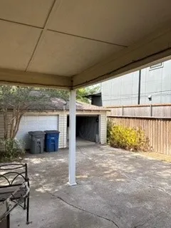 Detached garage
