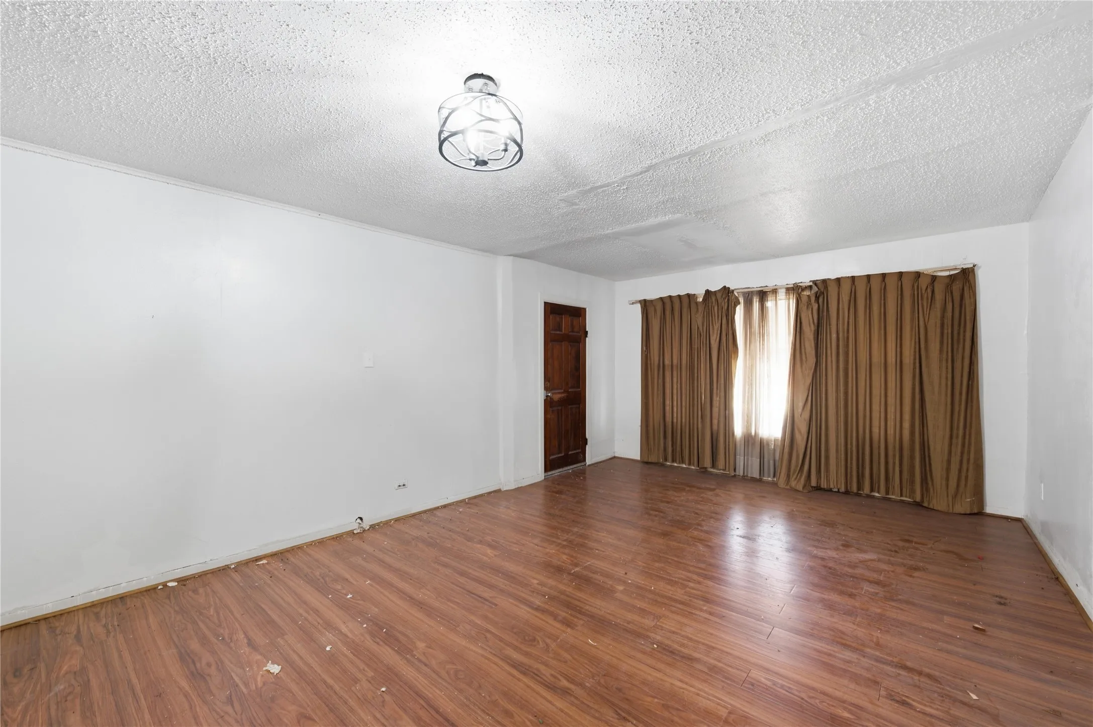 Single Family Residence For Sale in Mc Lennan County , 915 DAWSON Street, Waco, Texas 76704, 2 Bedroom, 1 Bathroom, Garage spaces, 1,386 Sqft, built in 1930, mls#21374868, Real Estate Agent in Waco, Homes For Sale in Mc Lennan county, Homes For Sale in Waco, Realtor in Waco Texas, Real Estate Brokerage Independent Realty Texas, Luminita Cordes Realtor