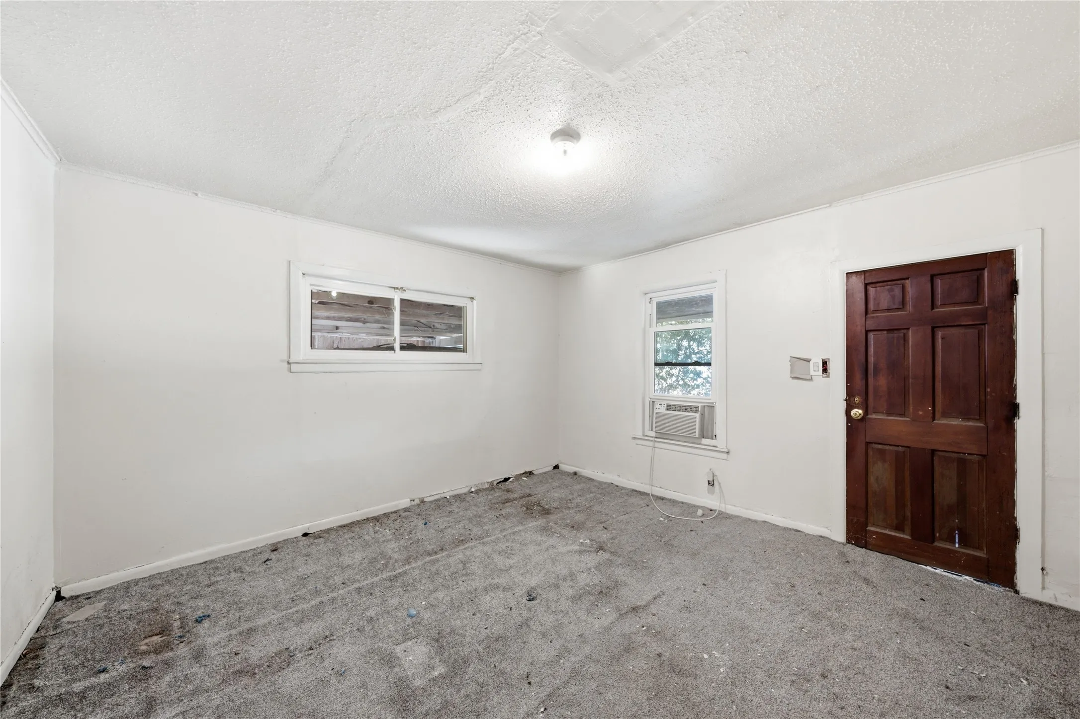 Single Family Residence For Sale in Mc Lennan County , 915 DAWSON Street, Waco, Texas 76704, 2 Bedroom, 1 Bathroom, Garage spaces, 1,386 Sqft, built in 1930, mls#21374868, Real Estate Agent in Waco, Homes For Sale in Mc Lennan county, Homes For Sale in Waco, Realtor in Waco Texas, Real Estate Brokerage Independent Realty Texas, Luminita Cordes Realtor