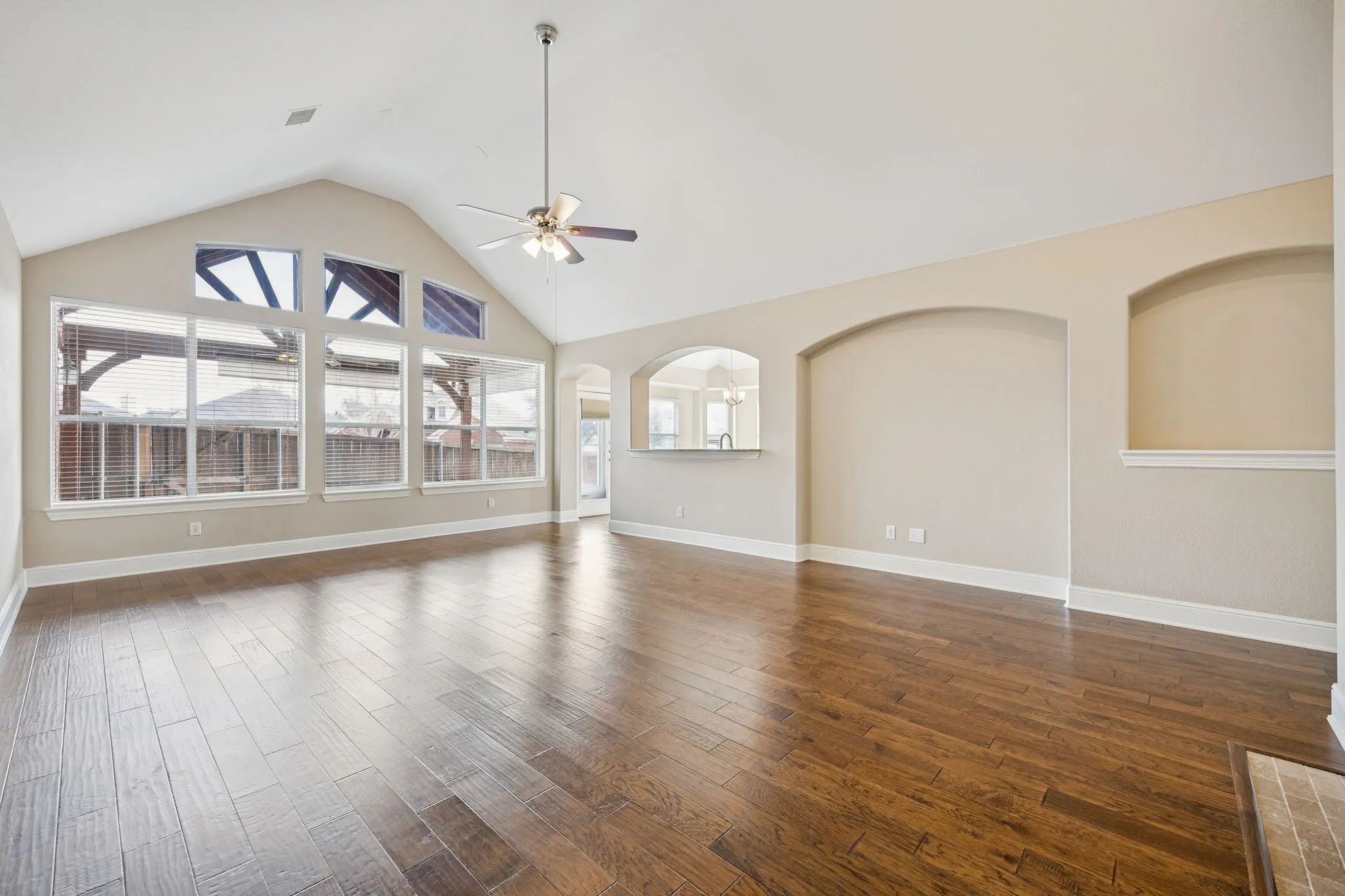 Single Family Residence For Sale in Collin County , 850 Wind Brook Lane, Prosper, Texas 75078, 4 Bedroom, 3 Bathroom, 2 Garage spaces, 3,228 Sqft, built in 2005, mls#21374882, Real Estate Agent in Prosper, Homes For Sale in Collin county, Homes For Sale in Prosper, Realtor in Prosper Texas, Real Estate Brokerage Independent Realty Texas, Luminita Cordes Realtor