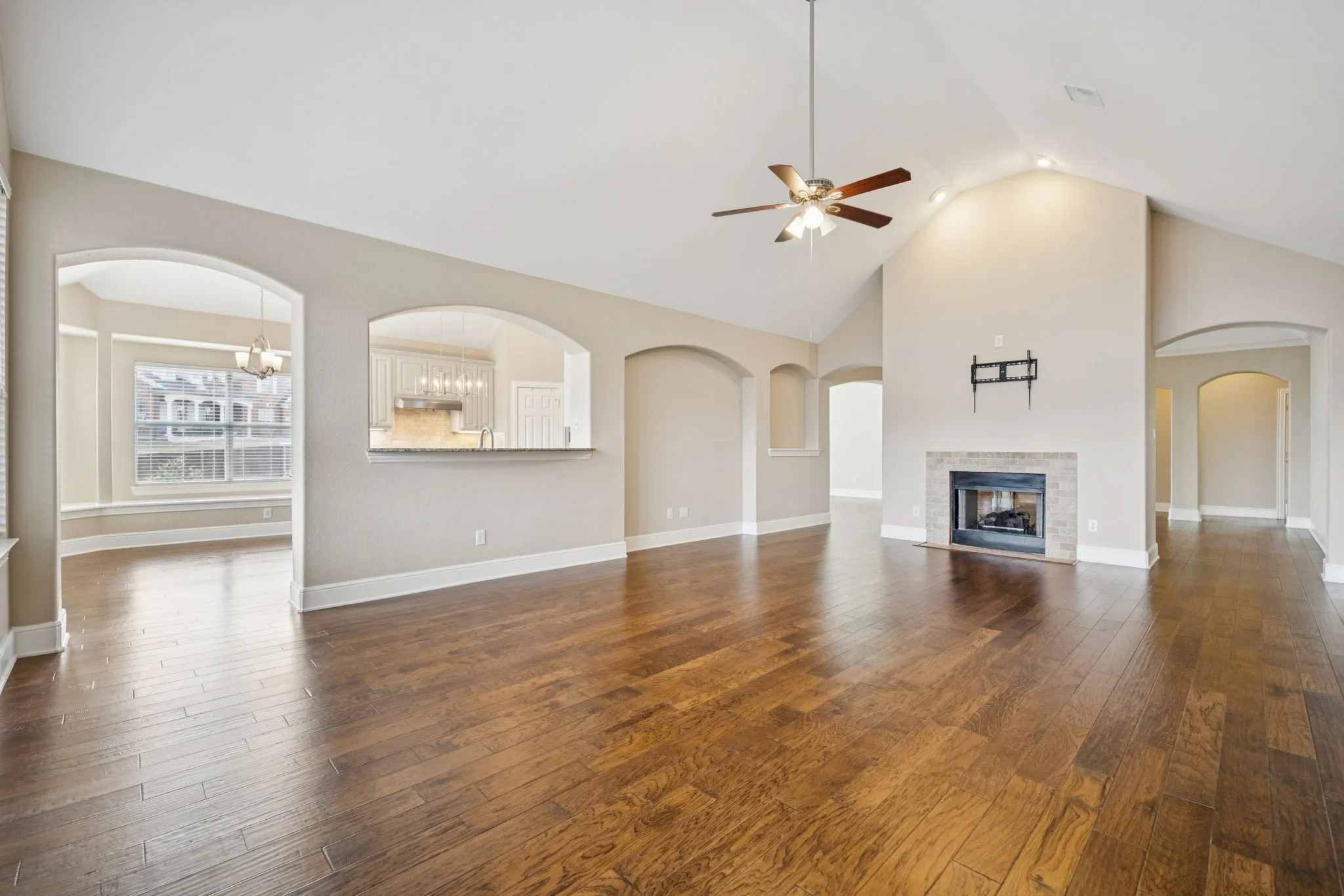 Single Family Residence For Sale in Collin County , 850 Wind Brook Lane, Prosper, Texas 75078, 4 Bedroom, 3 Bathroom, 2 Garage spaces, 3,228 Sqft, built in 2005, mls#21374882, Real Estate Agent in Prosper, Homes For Sale in Collin county, Homes For Sale in Prosper, Realtor in Prosper Texas, Real Estate Brokerage Independent Realty Texas, Luminita Cordes Realtor