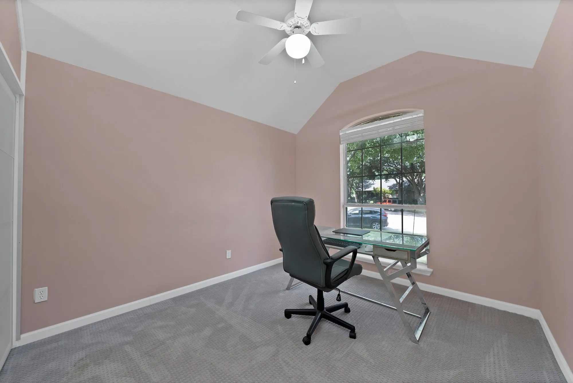 Single Family Residence For Rent in Tarrant County , 409 Bryce Lane, Arlington, Texas 76013, 3 Bedroom, 2 Bathroom, 2 Garage spaces, 1,989 Sqft, built in 1993, mls#21374946, Real Estate Agent in Arlington, Homes For Rent in Tarrant county, Homes For Rent in Arlington, Realtor in Arlington Texas, Real Estate Brokerage Independent Realty Texas, Luminita Cordes Realtor