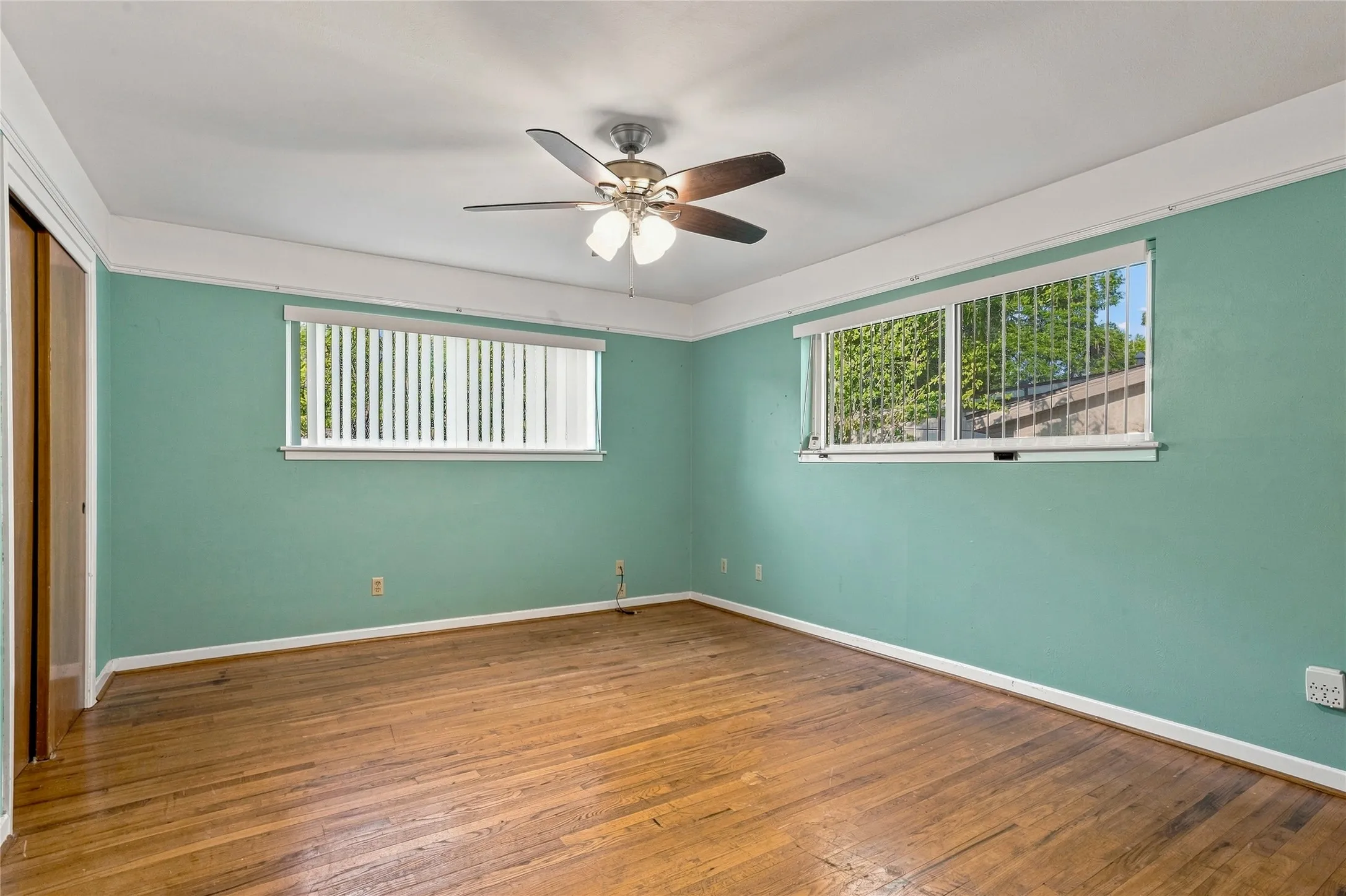 Single Family Residence For Sale in Tarrant County , 6725 Cylinda Sue Circle, North Richland Hills, Texas 76180, 4 Bedroom, 3 Bathroom, Garage spaces, 2,124 Sqft, built in 1958, mls#21374839, Real Estate Agent in North Richland Hills, Homes For Sale in Tarrant county, Homes For Sale in North Richland Hills, Realtor in North Richland Hills Texas, Real Estate Brokerage Independent Realty Texas, Luminita Cordes Realtor