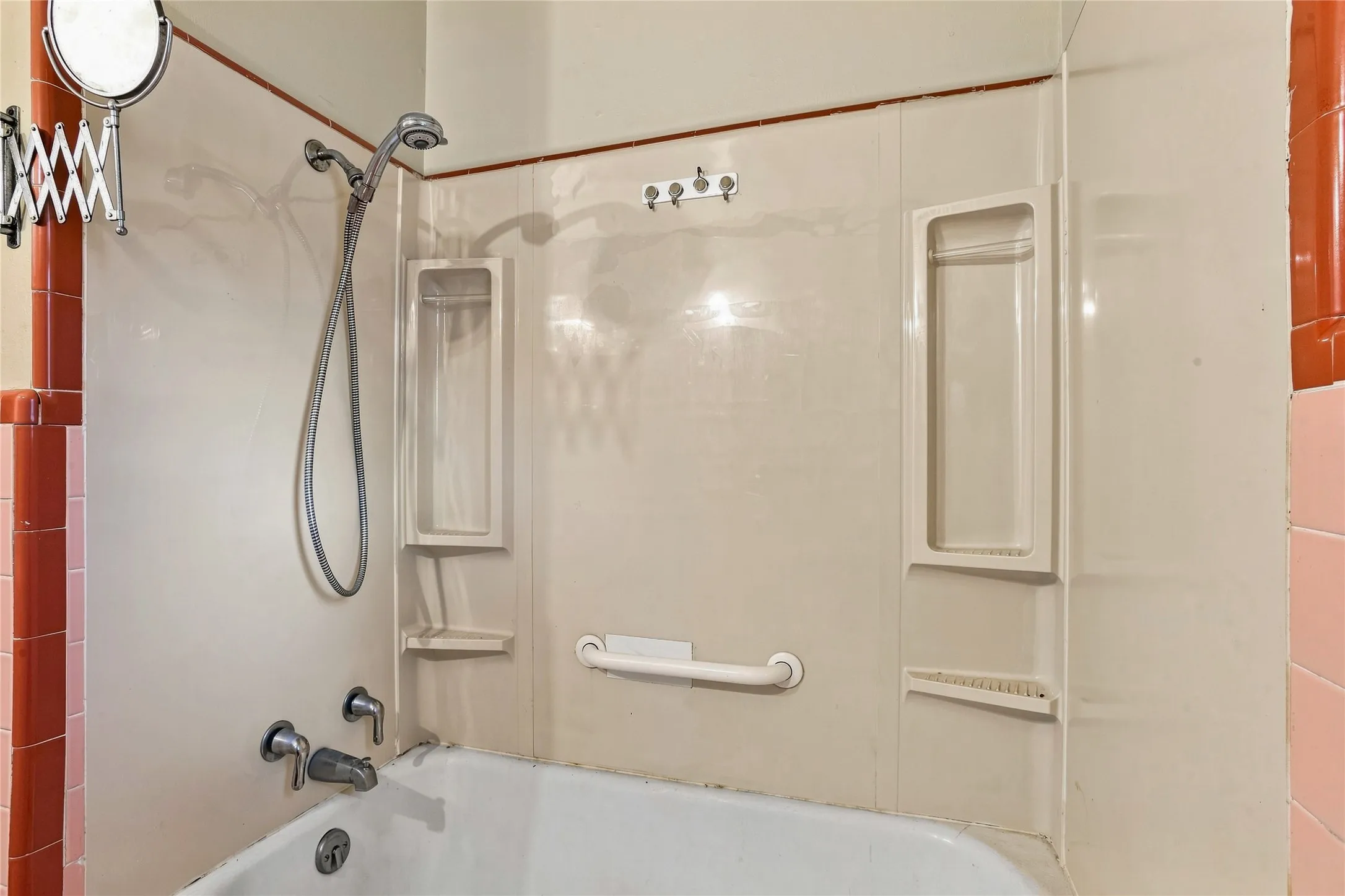 Single Family Residence For Sale in Tarrant County , 6725 Cylinda Sue Circle, North Richland Hills, Texas 76180, 4 Bedroom, 3 Bathroom, Garage spaces, 2,124 Sqft, built in 1958, mls#21374839, Real Estate Agent in North Richland Hills, Homes For Sale in Tarrant county, Homes For Sale in North Richland Hills, Realtor in North Richland Hills Texas, Real Estate Brokerage Independent Realty Texas, Luminita Cordes Realtor