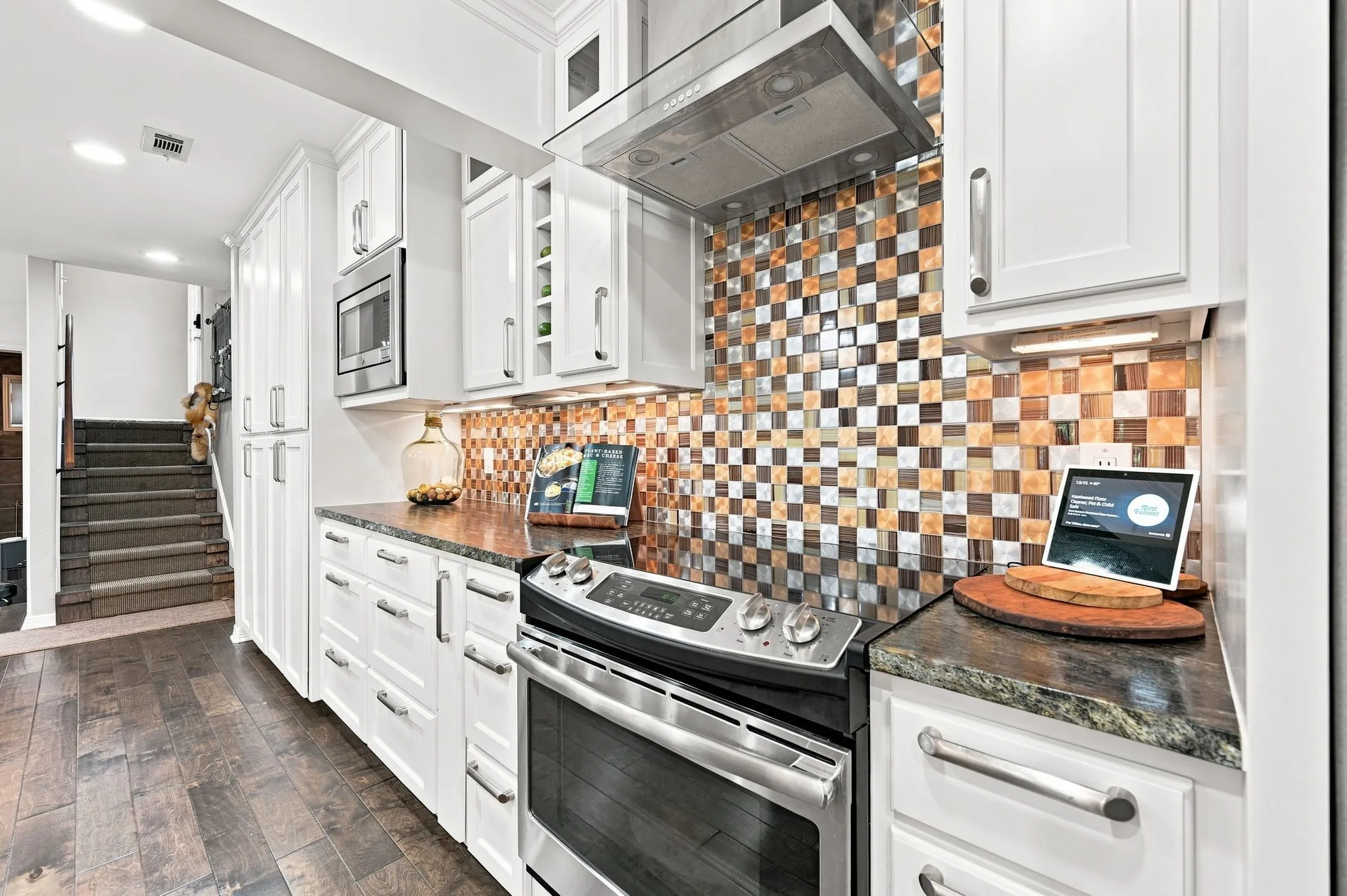 Single Family Residence For Sale in Ellis County , 3840 Mockingbird Lane, Midlothian, Texas 76065, 4 Bedroom, 3 Bathroom, 2 Garage spaces, 2,822 Sqft, built in 1982, mls#21349419, Real Estate Agent in Midlothian, Homes For Sale in Ellis county, Homes For Sale in Midlothian, Realtor in Midlothian Texas, Real Estate Brokerage Independent Realty Texas, Luminita Cordes Realtor
