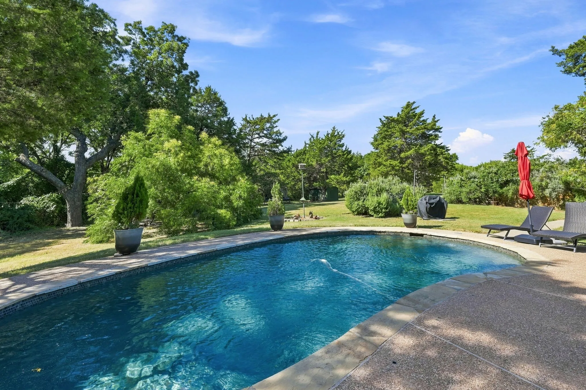 Single Family Residence For Sale in Ellis County , 3840 Mockingbird Lane, Midlothian, Texas 76065, 4 Bedroom, 3 Bathroom, 2 Garage spaces, 2,822 Sqft, built in 1982, mls#21349419, Real Estate Agent in Midlothian, Homes For Sale in Ellis county, Homes For Sale in Midlothian, Realtor in Midlothian Texas, Real Estate Brokerage Independent Realty Texas, Luminita Cordes Realtor