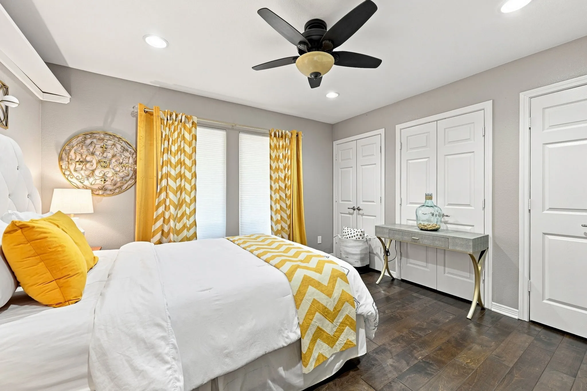 Single Family Residence For Sale in Ellis County , 3840 Mockingbird Lane, Midlothian, Texas 76065, 4 Bedroom, 3 Bathroom, 2 Garage spaces, 2,822 Sqft, built in 1982, mls#21349419, Real Estate Agent in Midlothian, Homes For Sale in Ellis county, Homes For Sale in Midlothian, Realtor in Midlothian Texas, Real Estate Brokerage Independent Realty Texas, Luminita Cordes Realtor