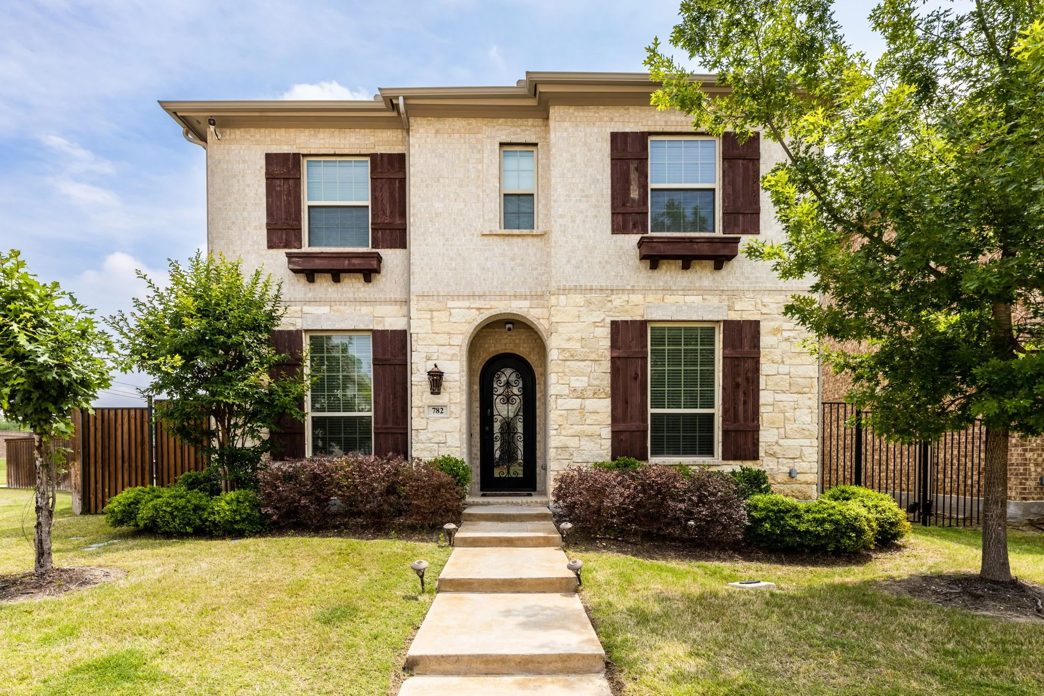 Single Family Residence For Rent