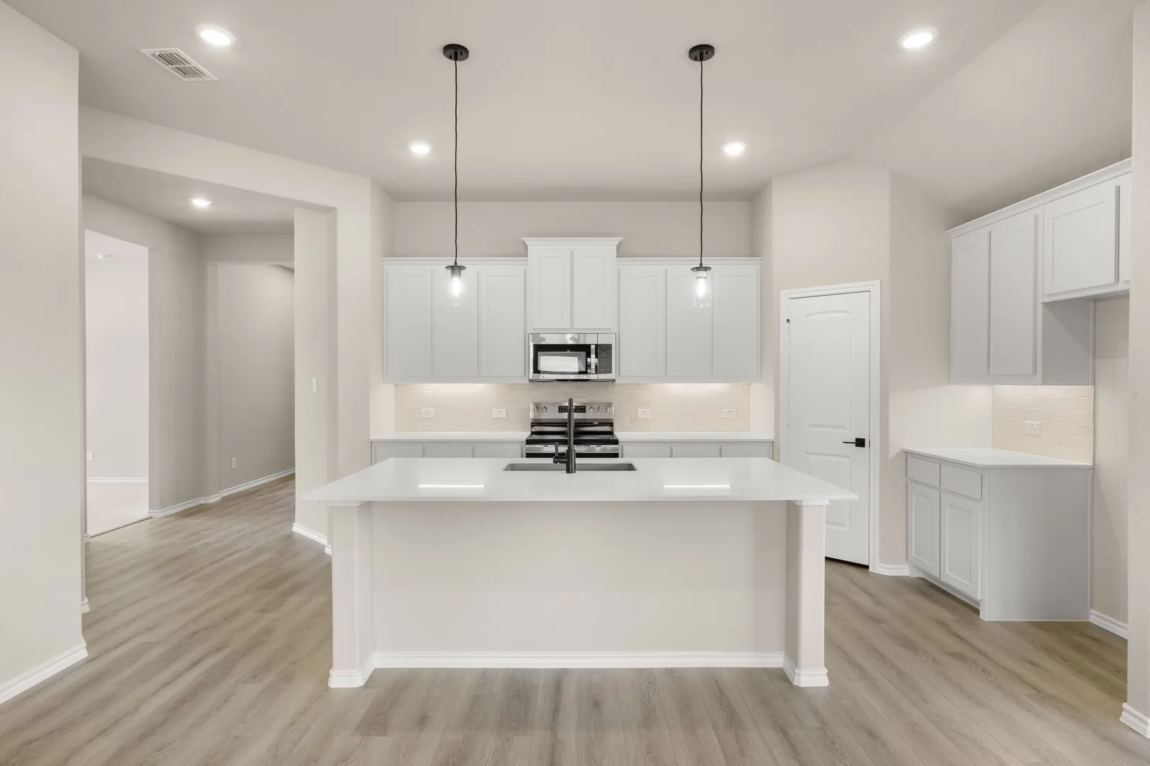 DFW-Pirate Village-Concept 1937-4017 Kitts Road-Kitchen-Risewell Homes-2