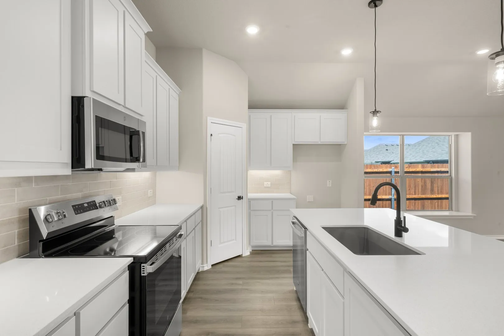 DFW-Pirate Village-Concept 1937-4017 Kitts Road-Kitchen-Risewell Homes-3