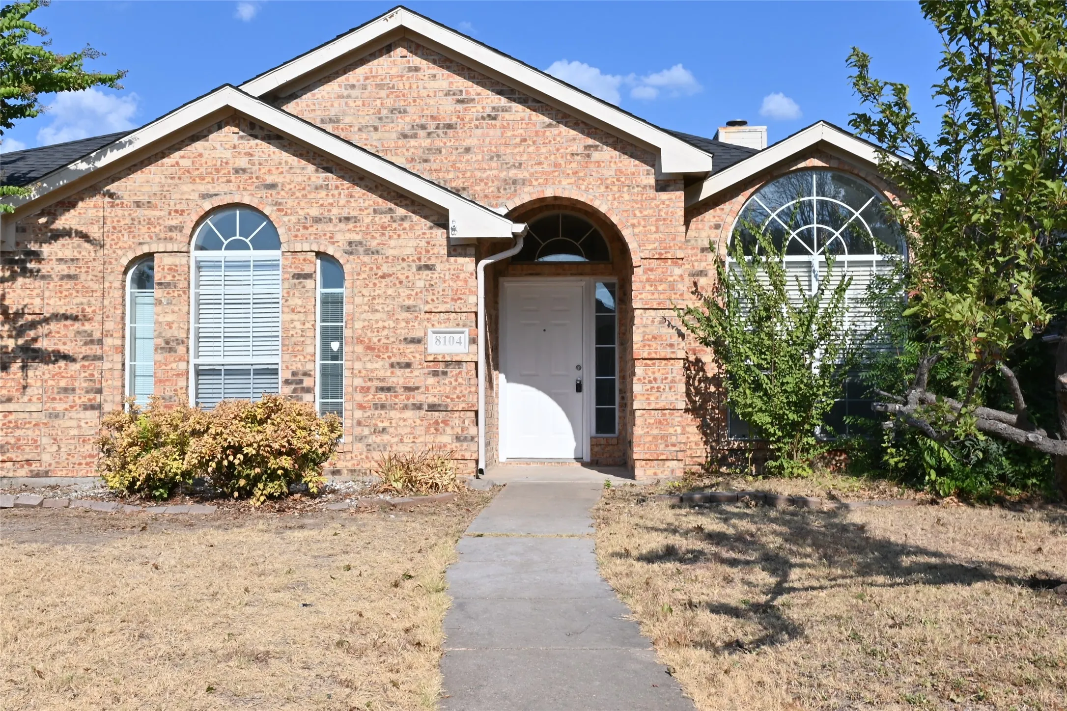 Single Family Residence For Rent in Collin County , 8104 Bells Street, Frisco, Texas 75035, 3 Bedroom, 2 Bathroom, 2 Garage spaces, 1,772 Sqft, built in 1994, mls#21374956, Real Estate Agent in Frisco, Homes For Rent in Collin county, Homes For Rent in Frisco, Realtor in Frisco Texas, Real Estate Brokerage Independent Realty Texas, Luminita Cordes Realtor