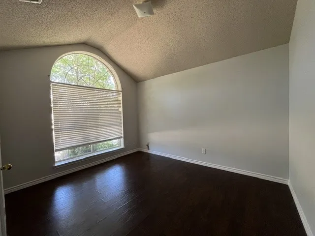 Single Family Residence For Rent in Collin County , 8104 Bells Street, Frisco, Texas 75035, 3 Bedroom, 2 Bathroom, 2 Garage spaces, 1,772 Sqft, built in 1994, mls#21374956, Real Estate Agent in Frisco, Homes For Rent in Collin county, Homes For Rent in Frisco, Realtor in Frisco Texas, Real Estate Brokerage Independent Realty Texas, Luminita Cordes Realtor
