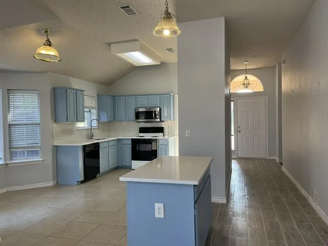 Single Family Residence For Rent in Collin County , 8104 Bells Street, Frisco, Texas 75035, 3 Bedroom, 2 Bathroom, 2 Garage spaces, 1,772 Sqft, built in 1994, mls#21374956, Real Estate Agent in Frisco, Homes For Rent in Collin county, Homes For Rent in Frisco, Realtor in Frisco Texas, Real Estate Brokerage Independent Realty Texas, Luminita Cordes Realtor