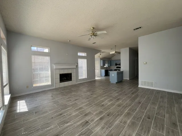Single Family Residence For Rent in Collin County , 8104 Bells Street, Frisco, Texas 75035, 3 Bedroom, 2 Bathroom, 2 Garage spaces, 1,772 Sqft, built in 1994, mls#21374956, Real Estate Agent in Frisco, Homes For Rent in Collin county, Homes For Rent in Frisco, Realtor in Frisco Texas, Real Estate Brokerage Independent Realty Texas, Luminita Cordes Realtor