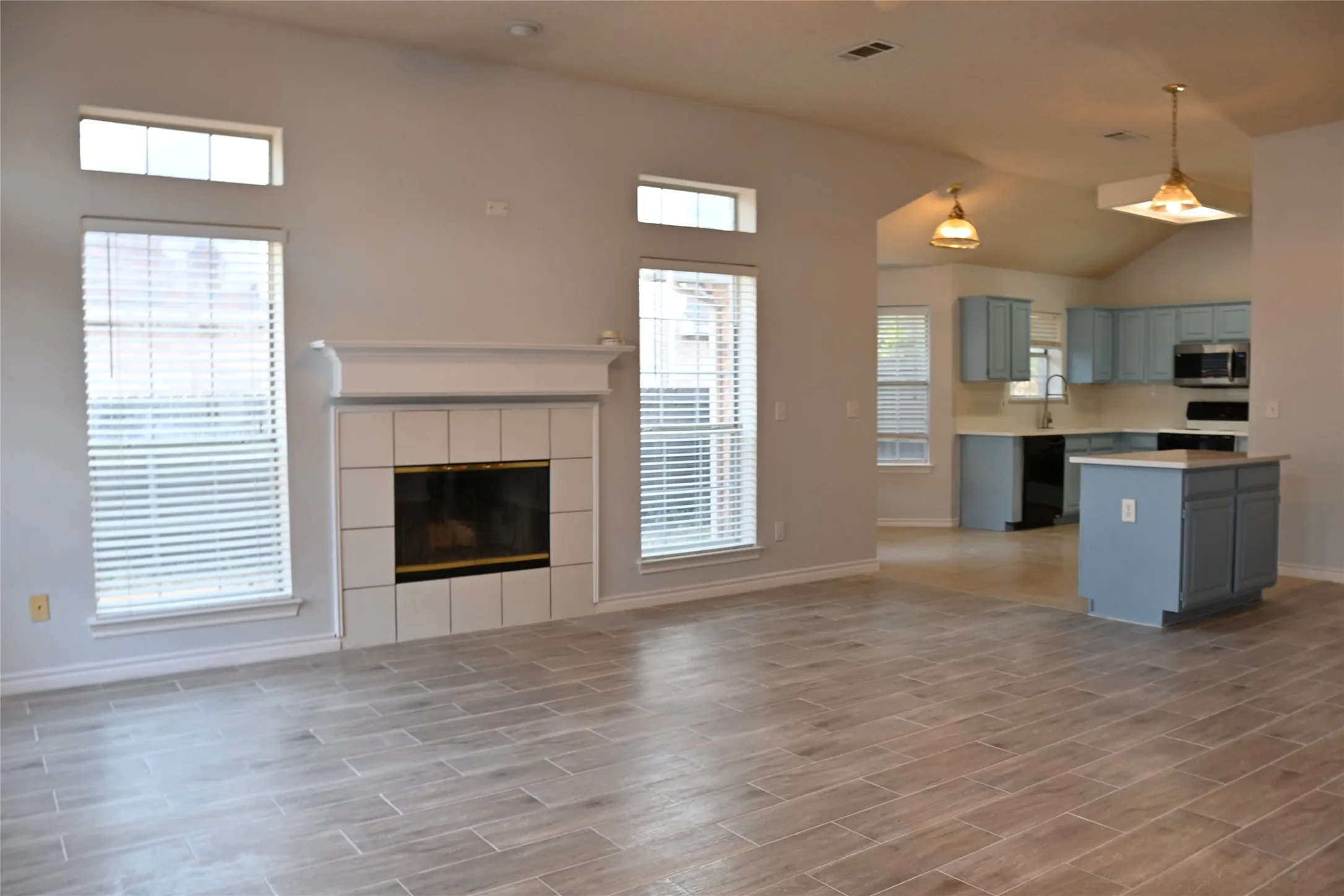 Single Family Residence For Rent in Collin County , 8104 Bells Street, Frisco, Texas 75035, 3 Bedroom, 2 Bathroom, 2 Garage spaces, 1,772 Sqft, built in 1994, mls#21374956, Real Estate Agent in Frisco, Homes For Rent in Collin county, Homes For Rent in Frisco, Realtor in Frisco Texas, Real Estate Brokerage Independent Realty Texas, Luminita Cordes Realtor