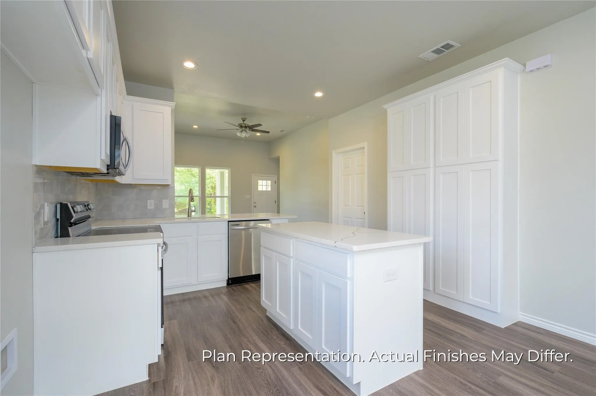 Single Family Residence For Sale in Hunt County , 203 E Laura Avenue, Quinlan, Texas 75474, 3 Bedroom, 2 Bathroom, Garage spaces, 1,277 Sqft, built in 2026, mls#21374957, Real Estate Agent in Quinlan, Homes For Sale in Hunt county, Homes For Sale in Quinlan, Realtor in Quinlan Texas, Real Estate Brokerage Independent Realty Texas, Luminita Cordes Realtor